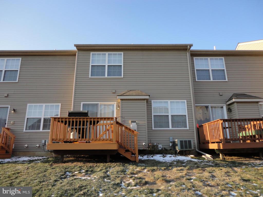 MANOR OAKS - Residential