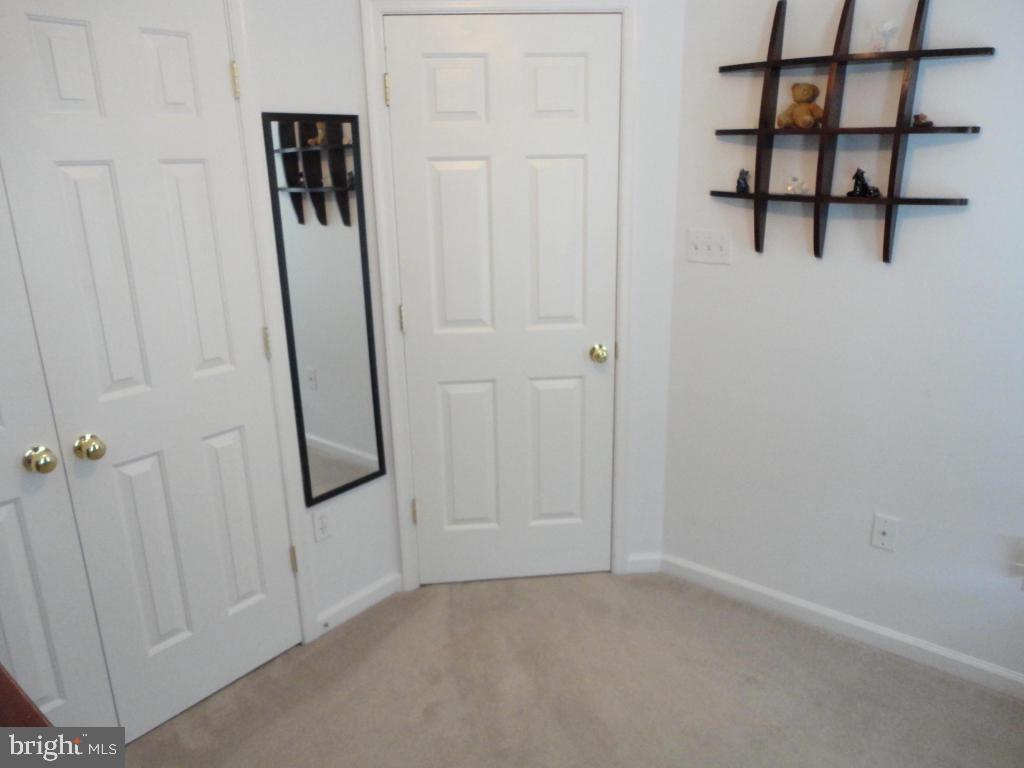 MANOR OAKS - Residential