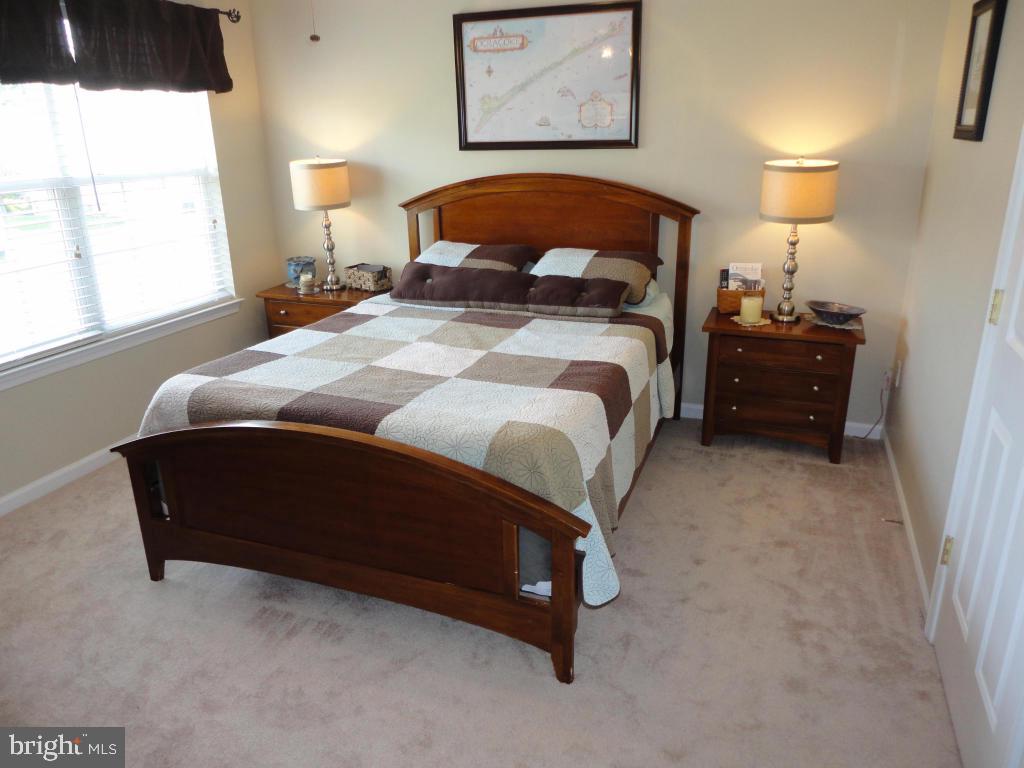 MANOR OAKS - Residential