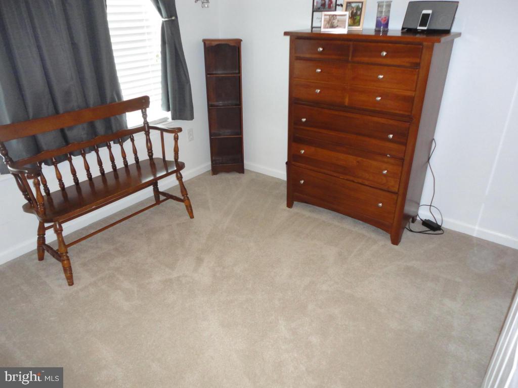 MANOR OAKS - Residential