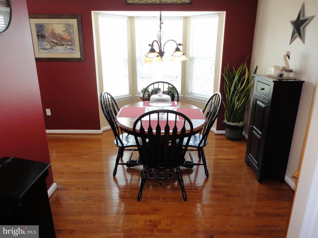 MANOR OAKS - Residential