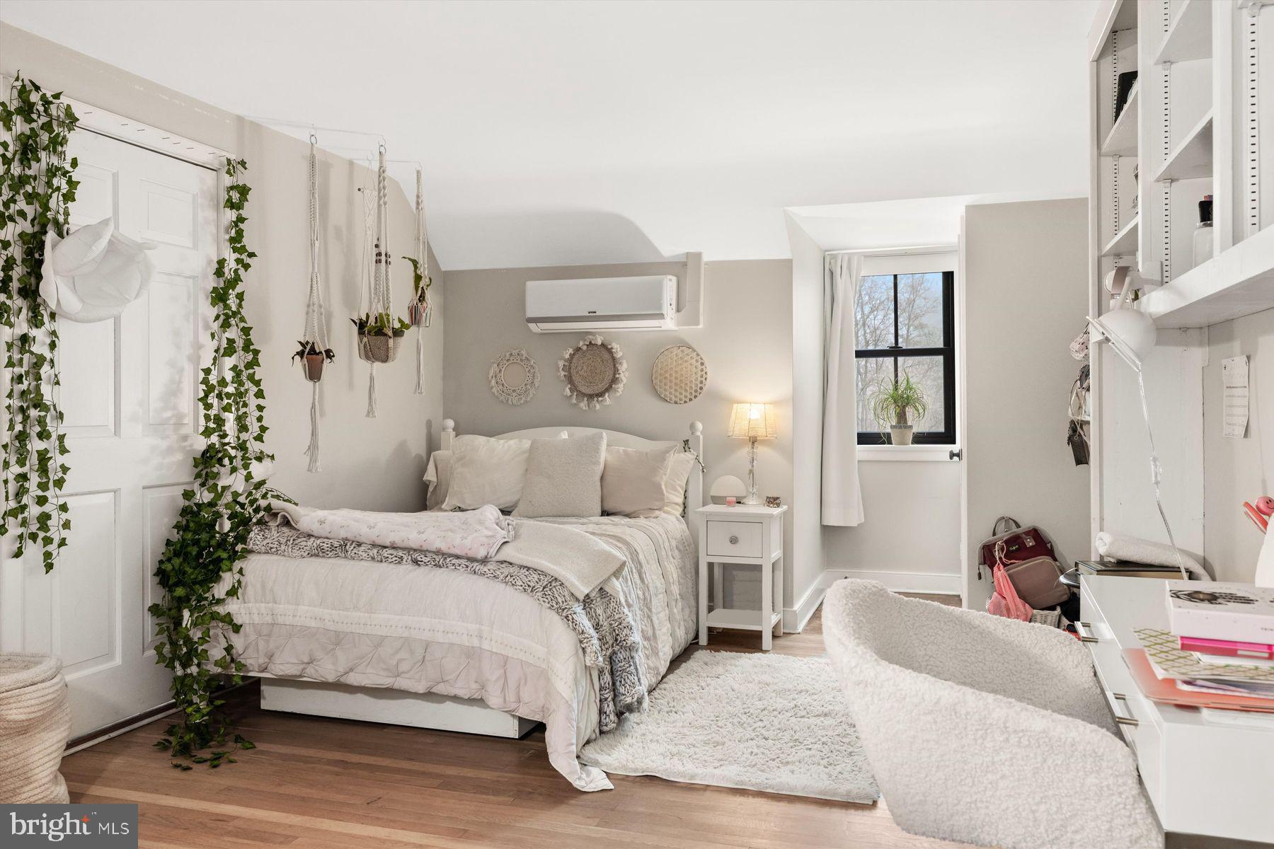 FORT WASHINGTON - Residential