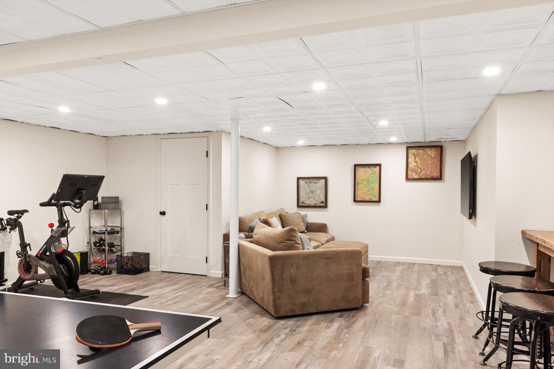 FORT WASHINGTON - Residential