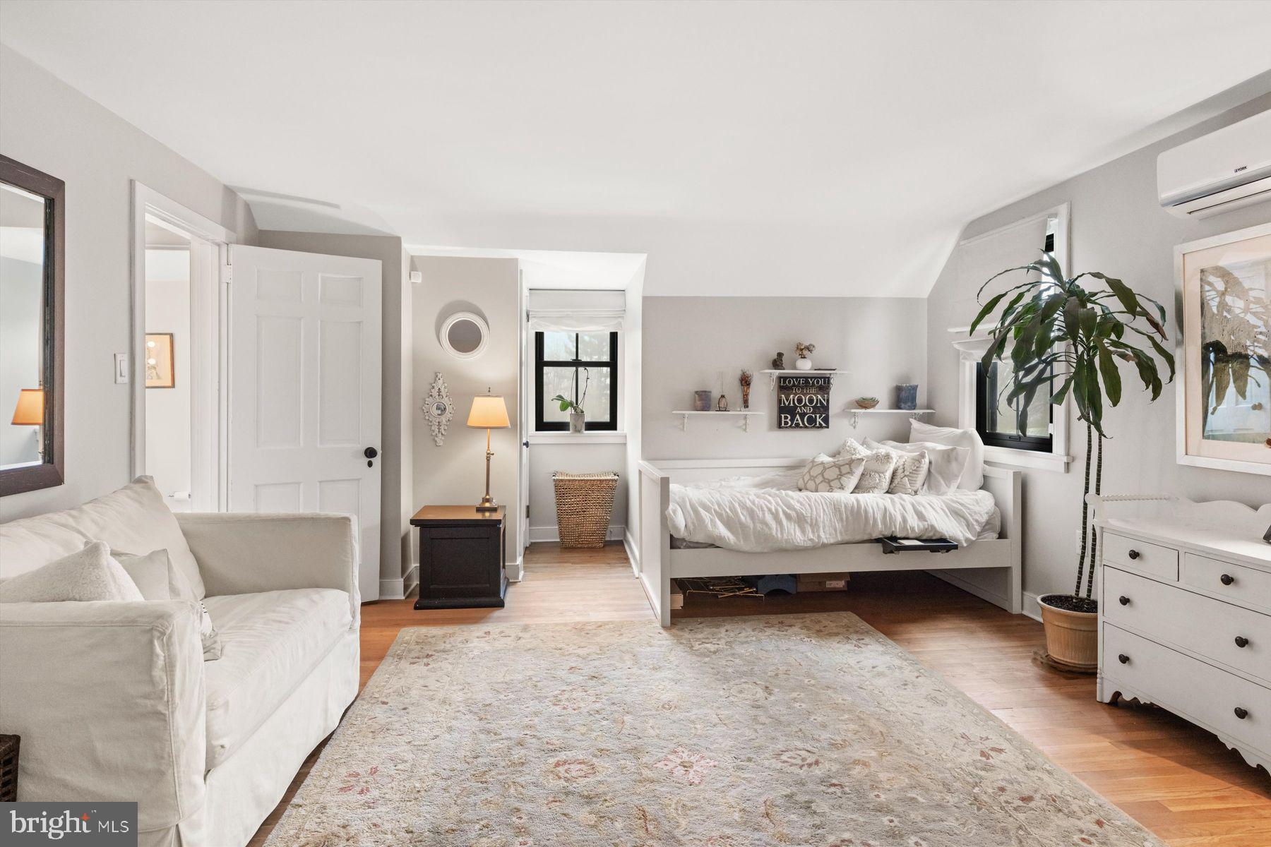 FORT WASHINGTON - Residential