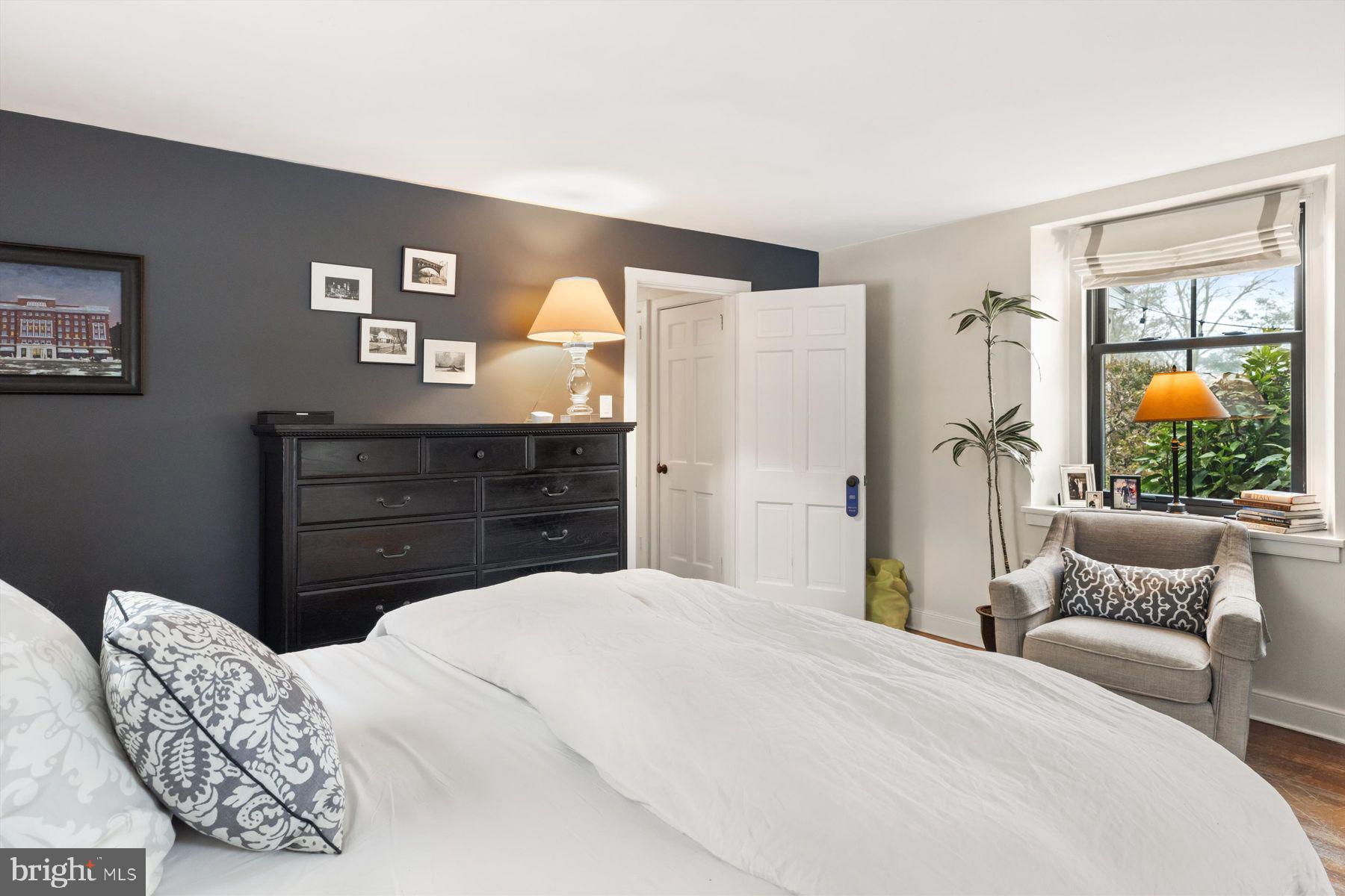 FORT WASHINGTON - Residential