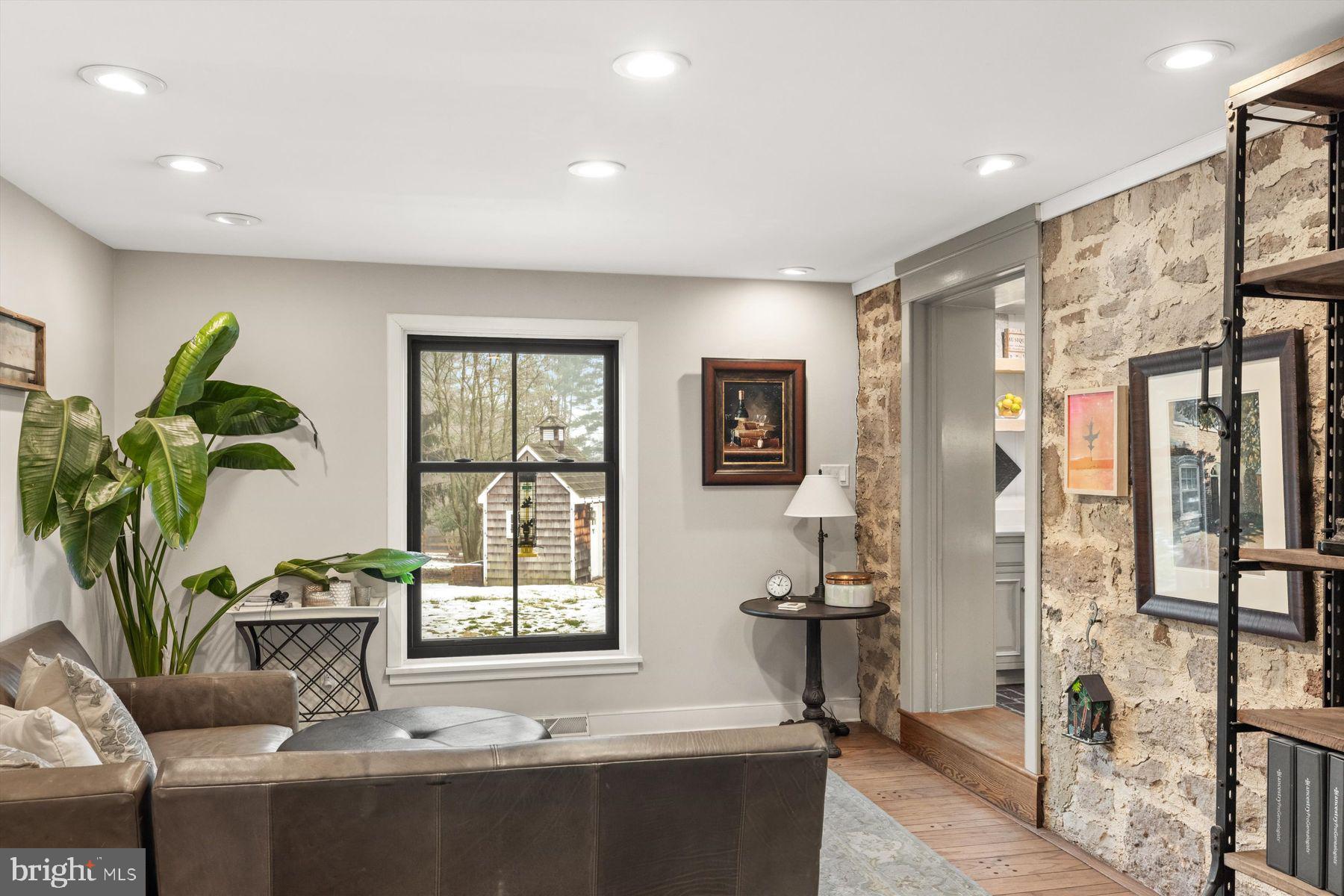 FORT WASHINGTON - Residential