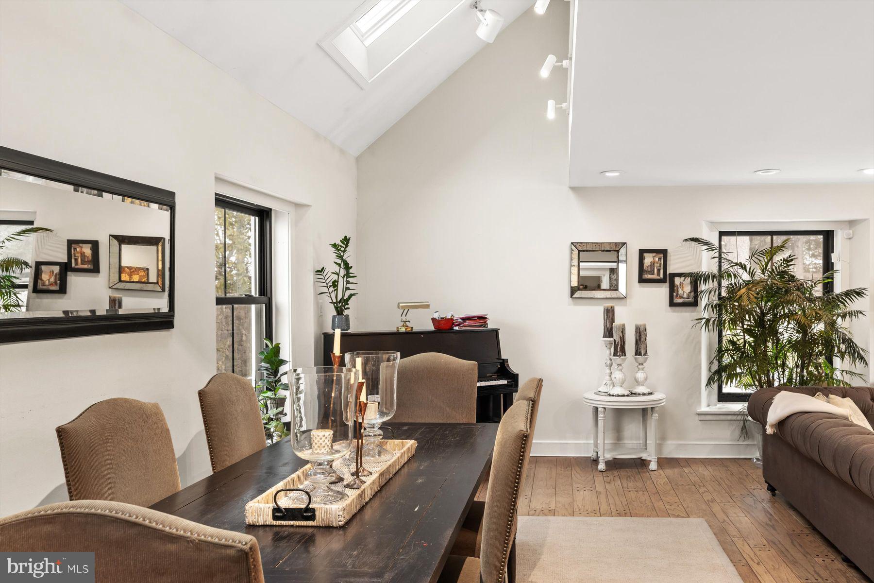 FORT WASHINGTON - Residential