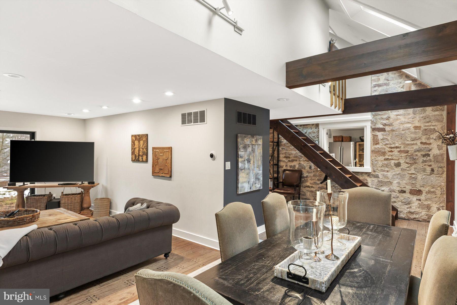 FORT WASHINGTON - Residential