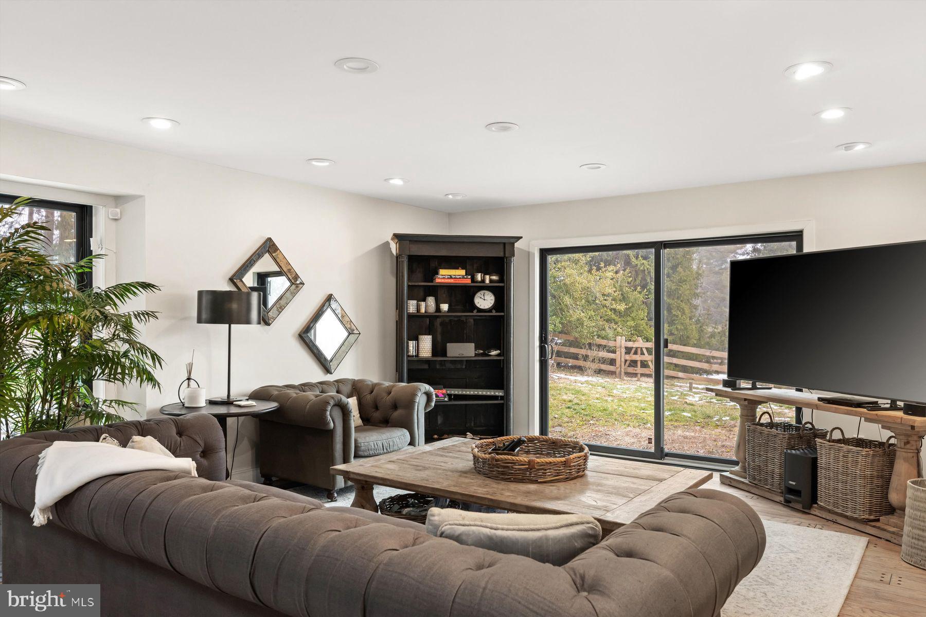 FORT WASHINGTON - Residential