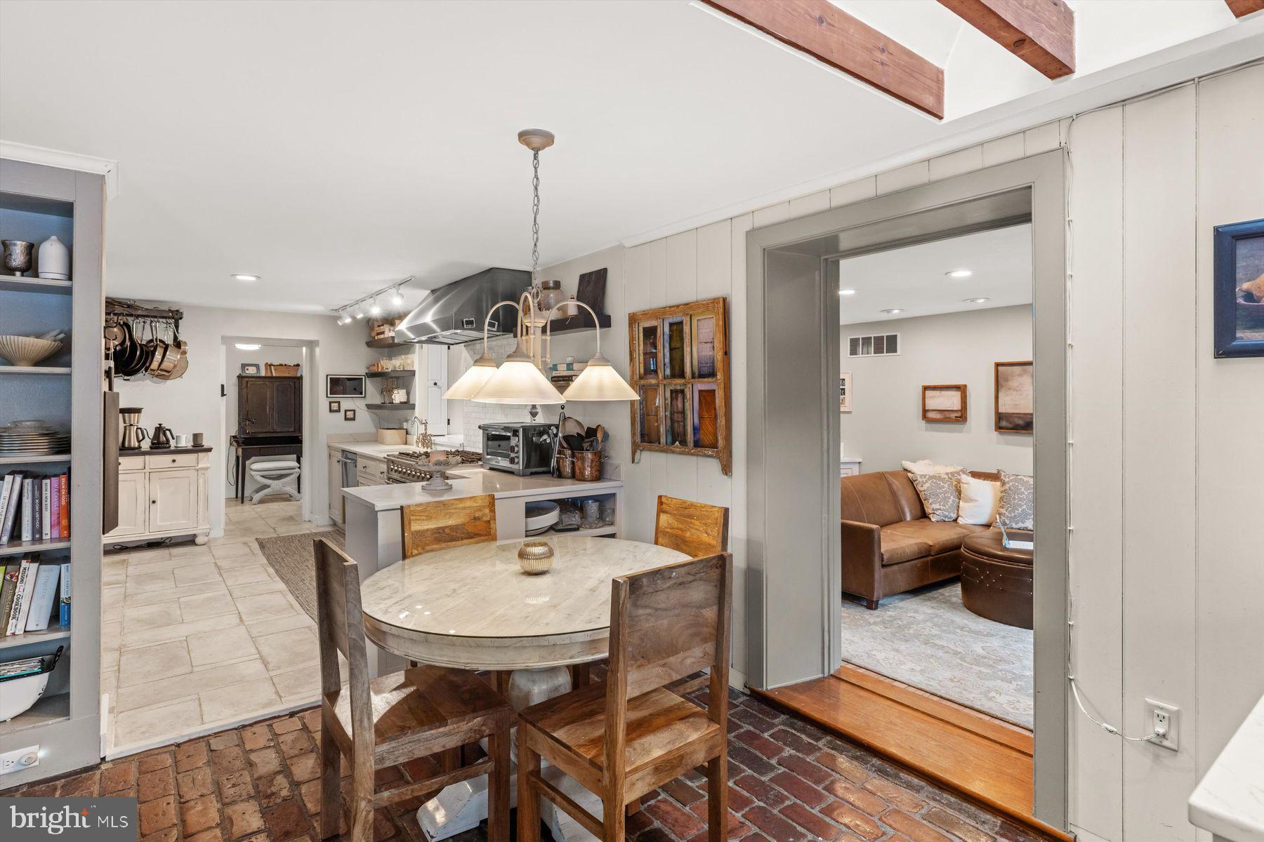 FORT WASHINGTON - Residential