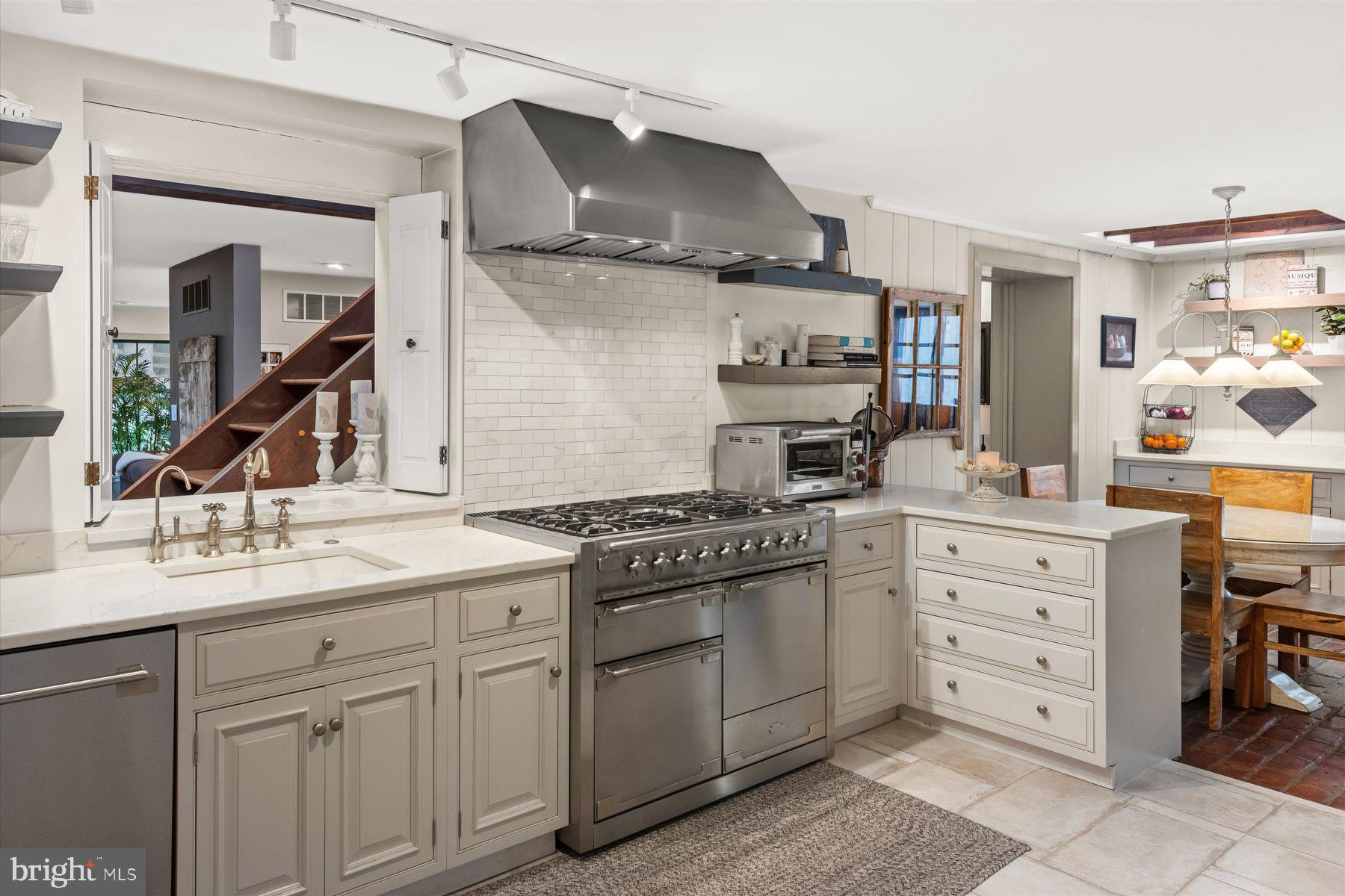 FORT WASHINGTON - Residential