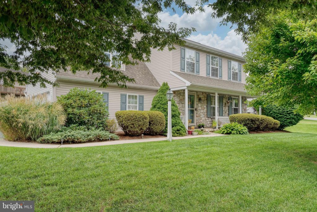 Photo of 101 GARD CT, COLUMBIA, PA 17512 (MLS # PALA2028258)