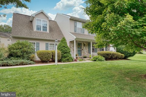 Photo of 101 GARD CT, COLUMBIA, PA 17512 (MLS # PALA2028258)