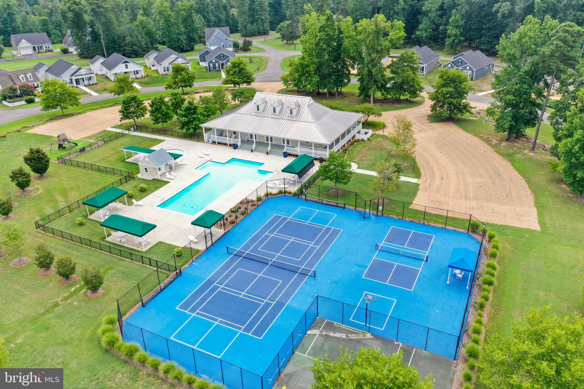 HILLS QUARTER - Residential