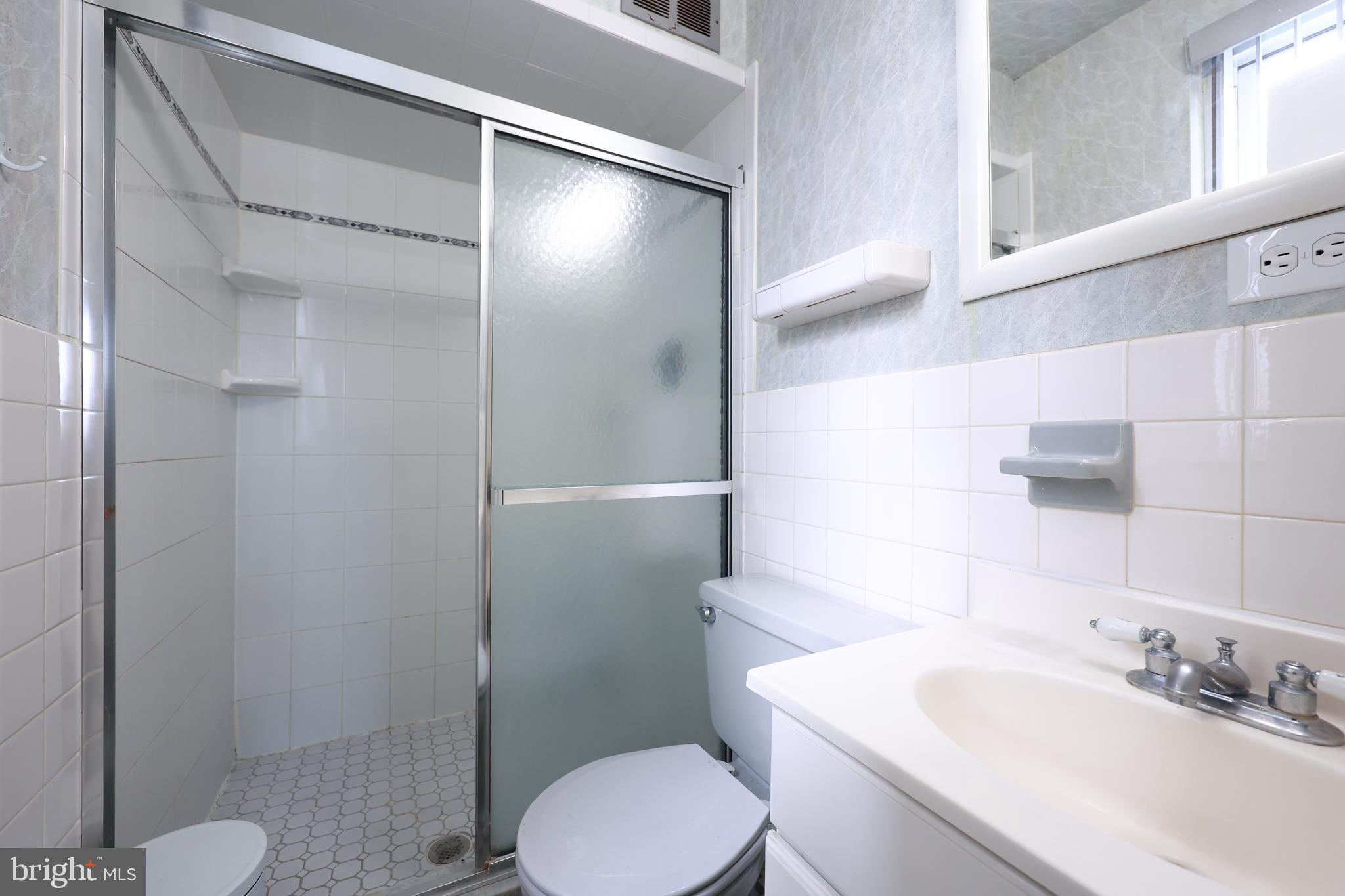 PHILADELPHIA (NORTHEAST) - Residential