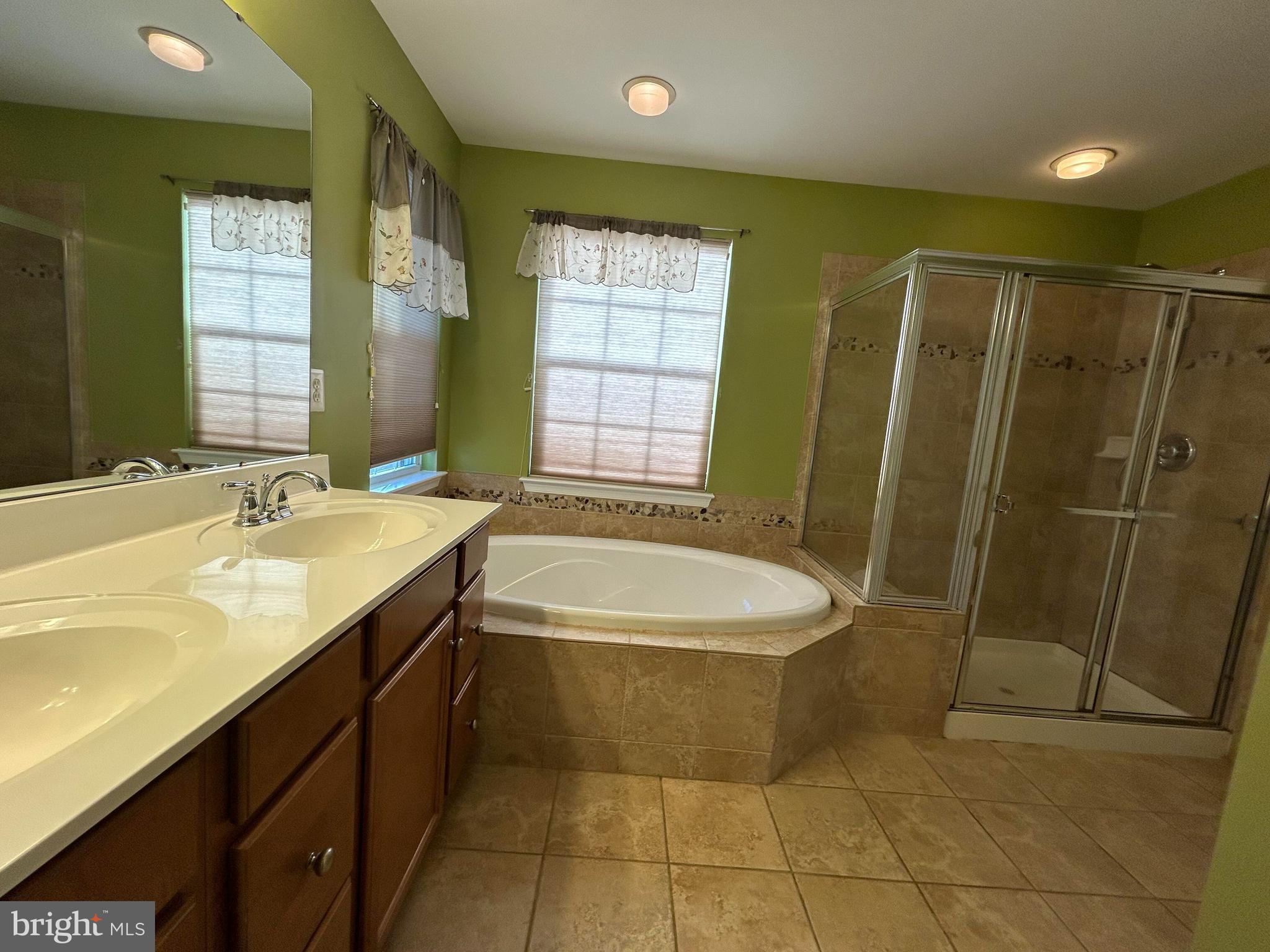 LEE'S PARKE - Residential Lease