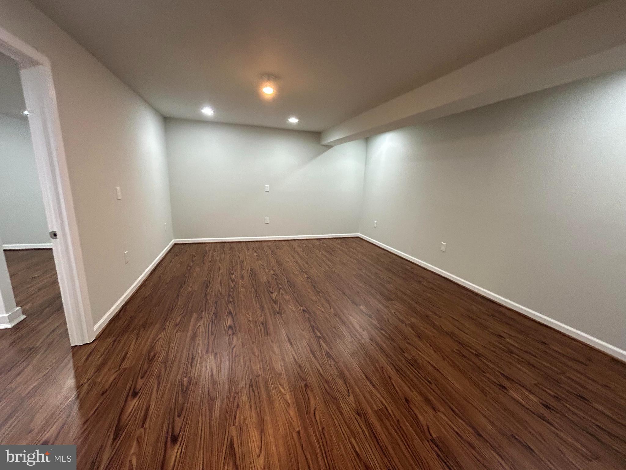 LEE'S PARKE - Residential Lease