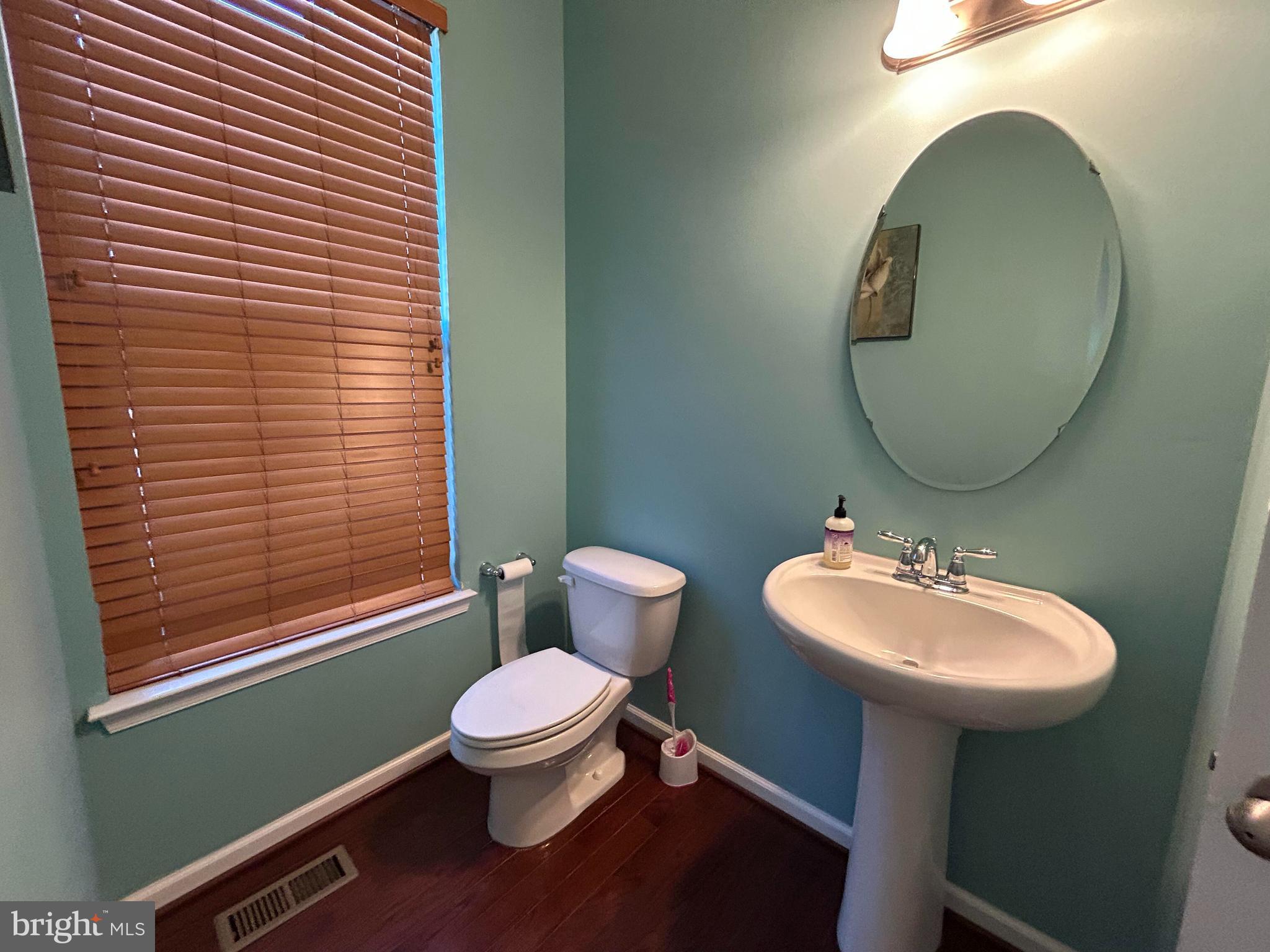 LEE'S PARKE - Residential Lease