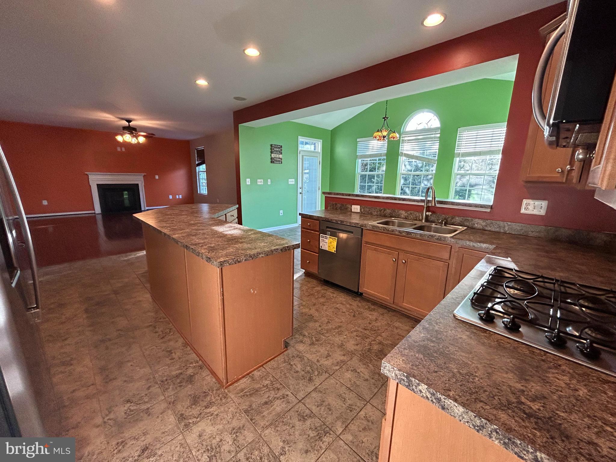 LEE'S PARKE - Residential Lease