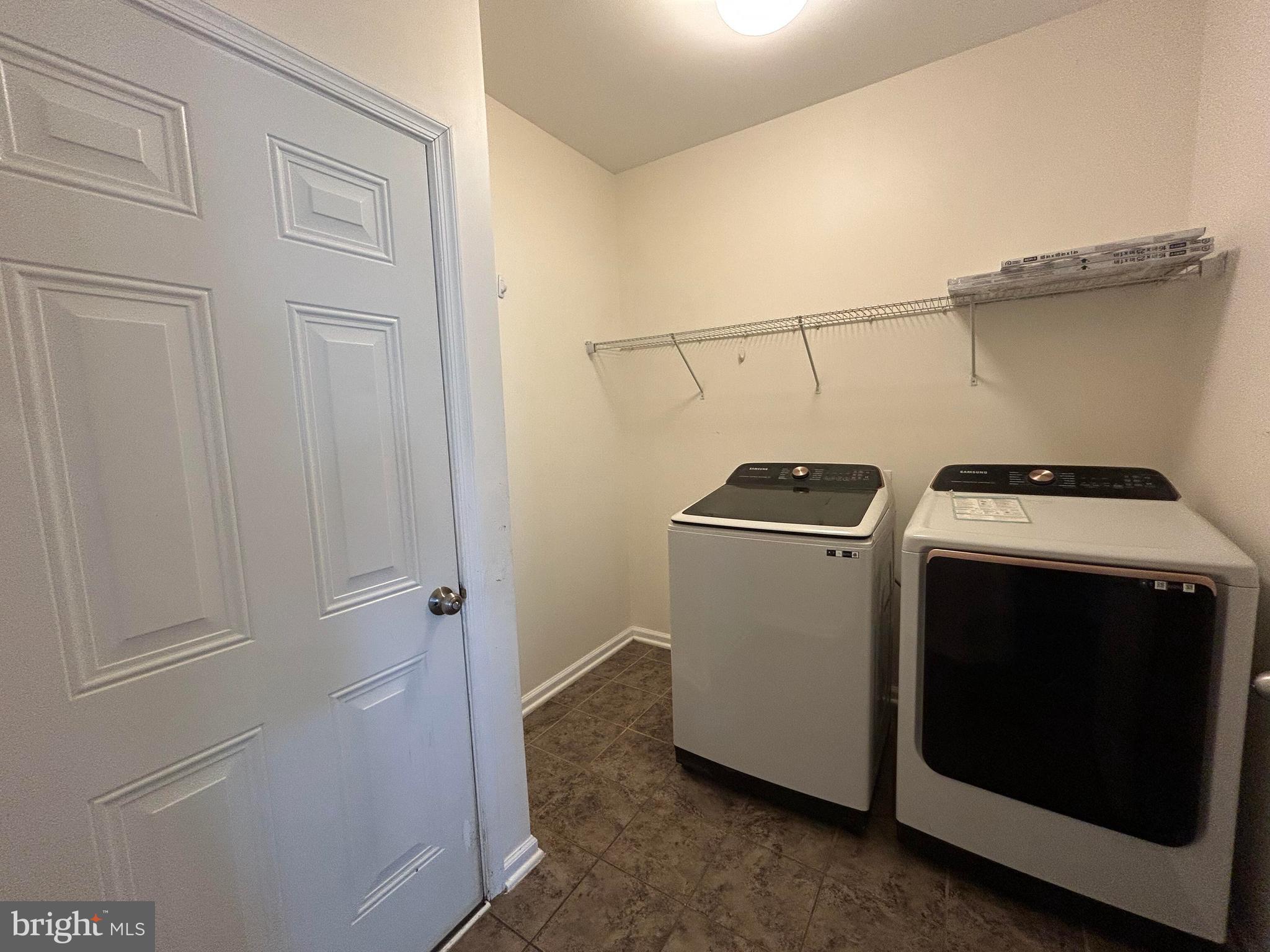 LEE'S PARKE - Residential Lease