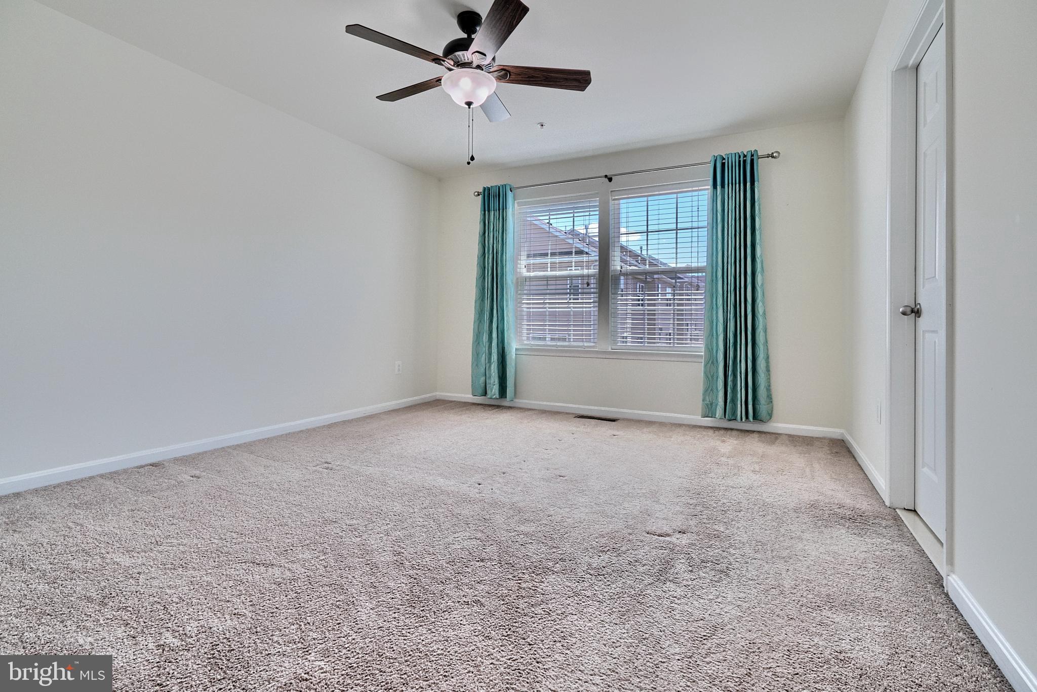 ROCKLAND AT ROGERS - Residential Lease