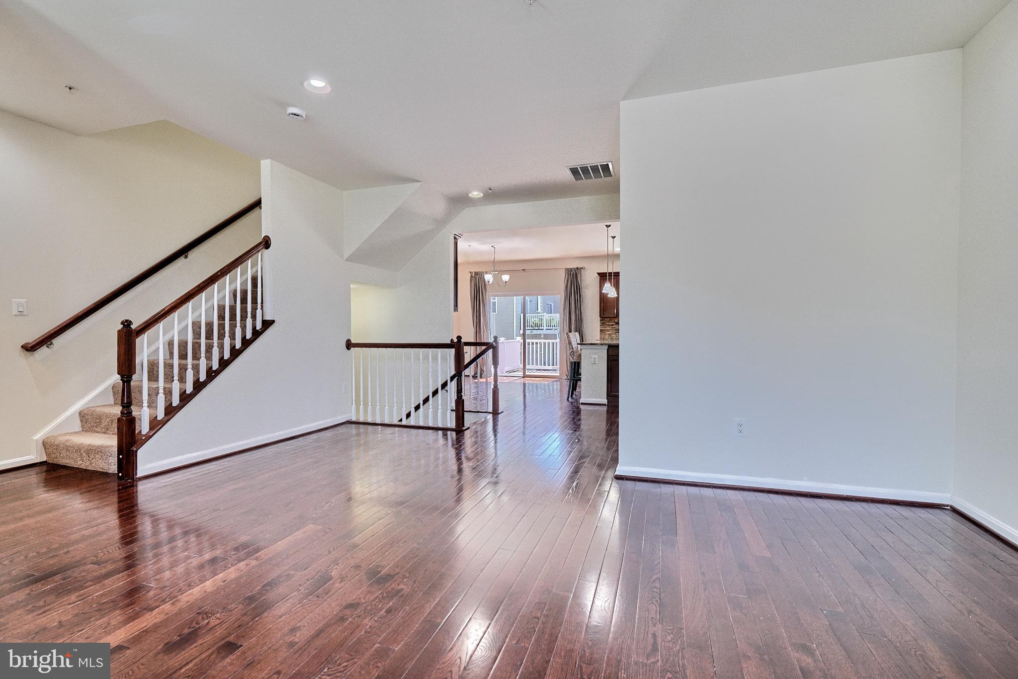 ROCKLAND AT ROGERS - Residential Lease