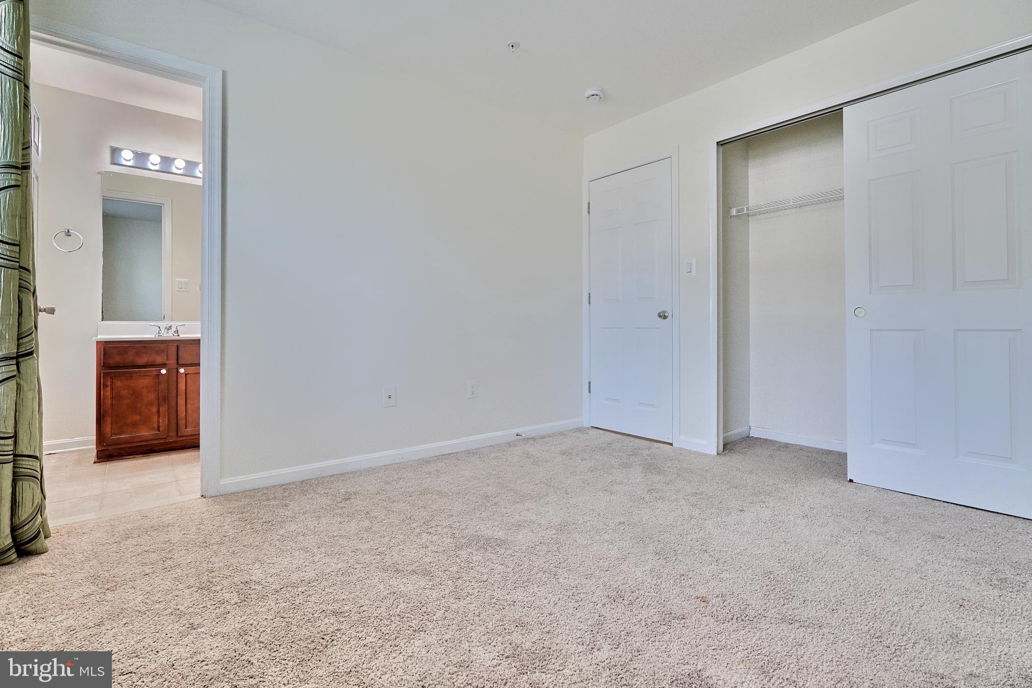 ROCKLAND AT ROGERS - Residential Lease