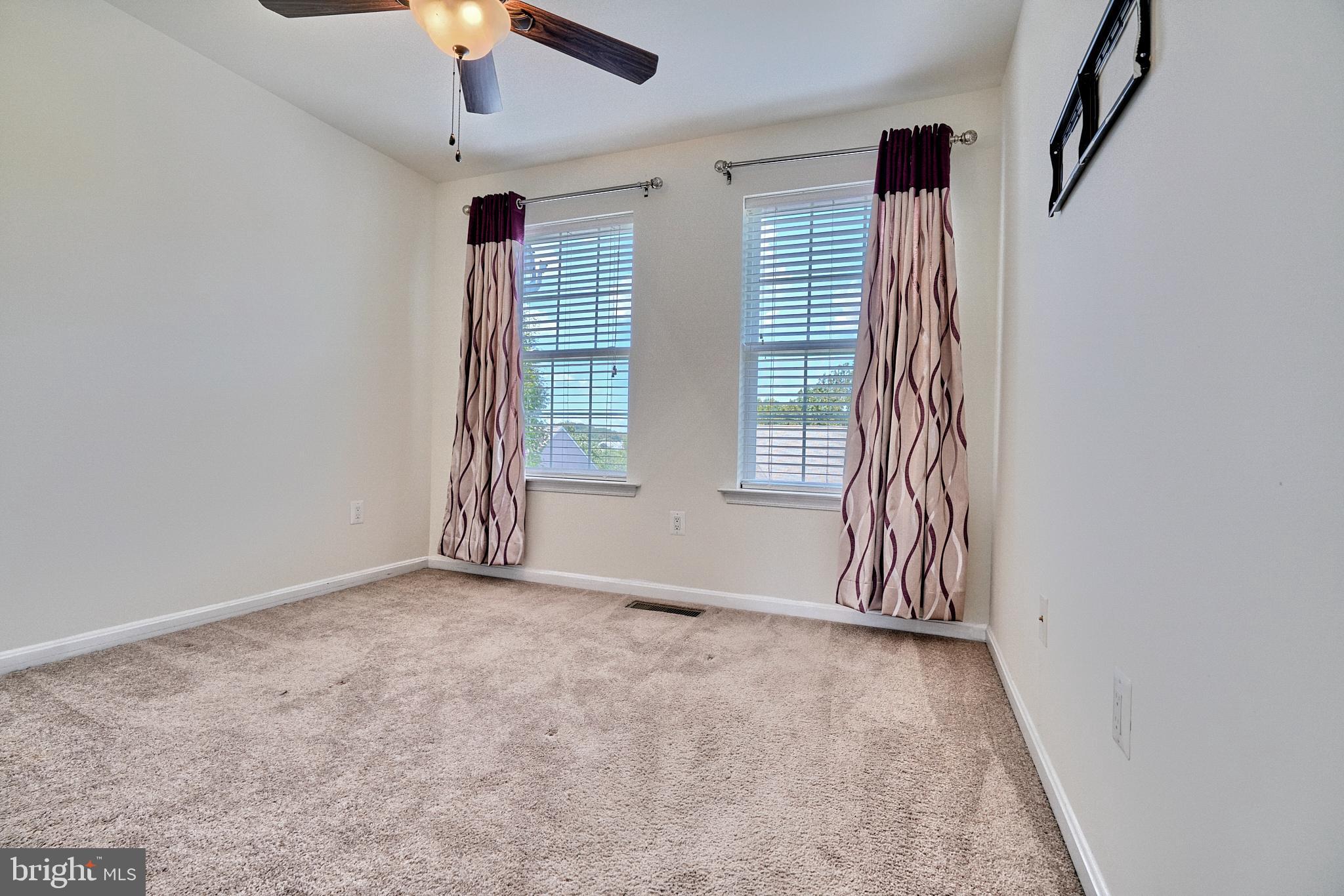 ROCKLAND AT ROGERS - Residential Lease