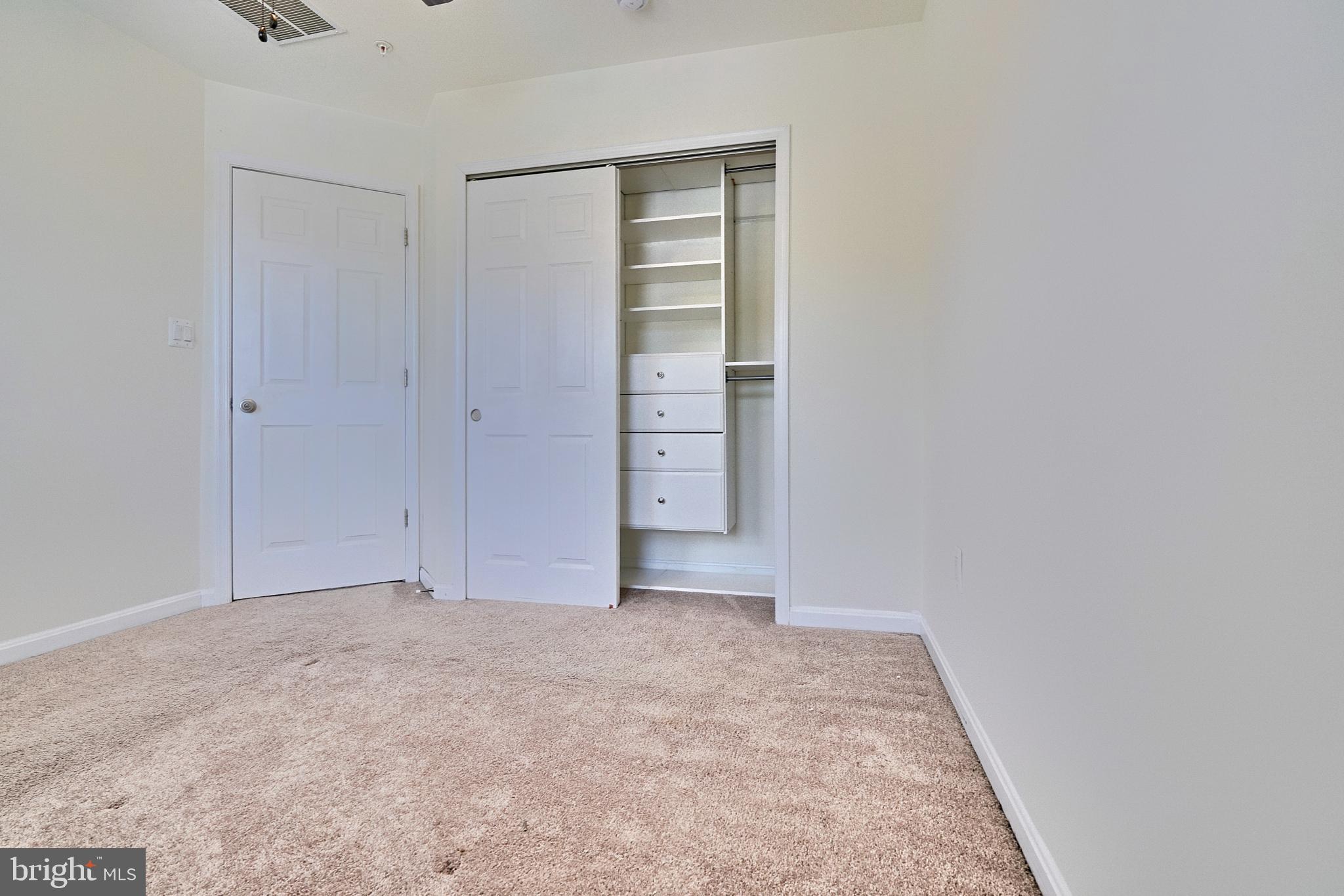 ROCKLAND AT ROGERS - Residential Lease