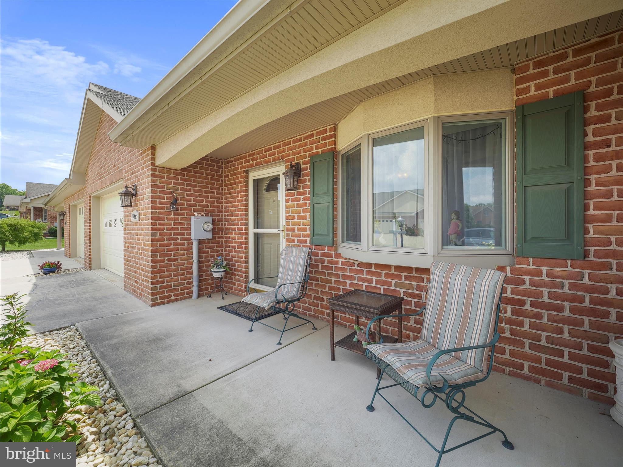 EMERALD POINTE - Residential