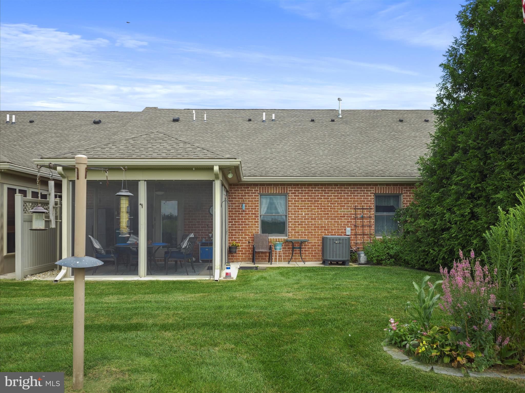 EMERALD POINTE - Residential