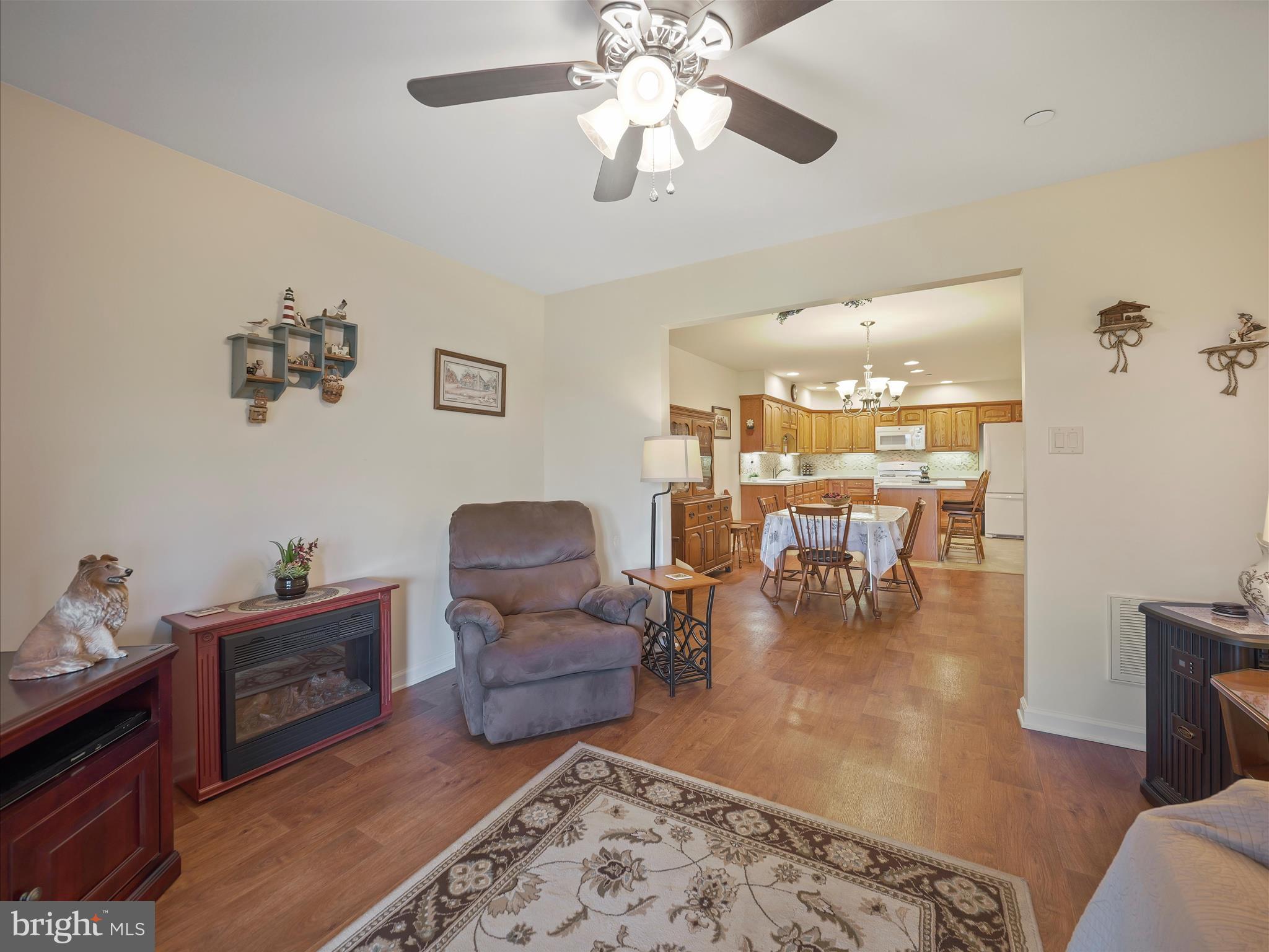 EMERALD POINTE - Residential