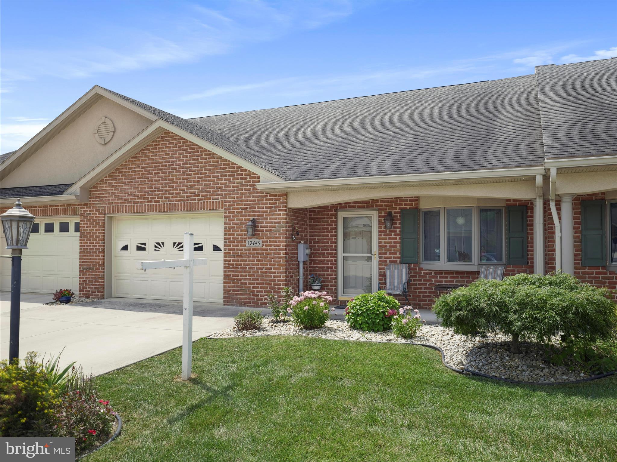 EMERALD POINTE - Residential