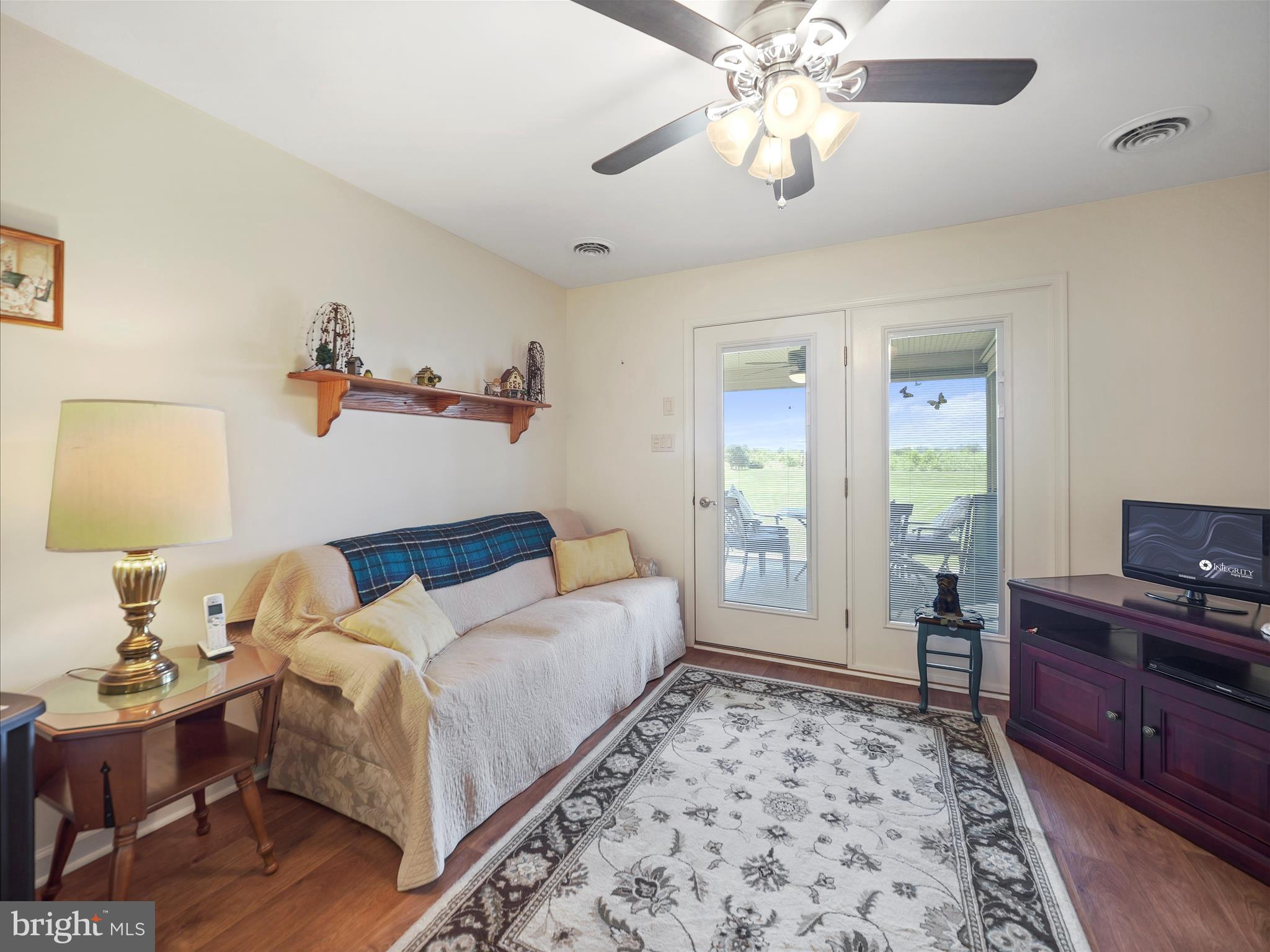 EMERALD POINTE - Residential