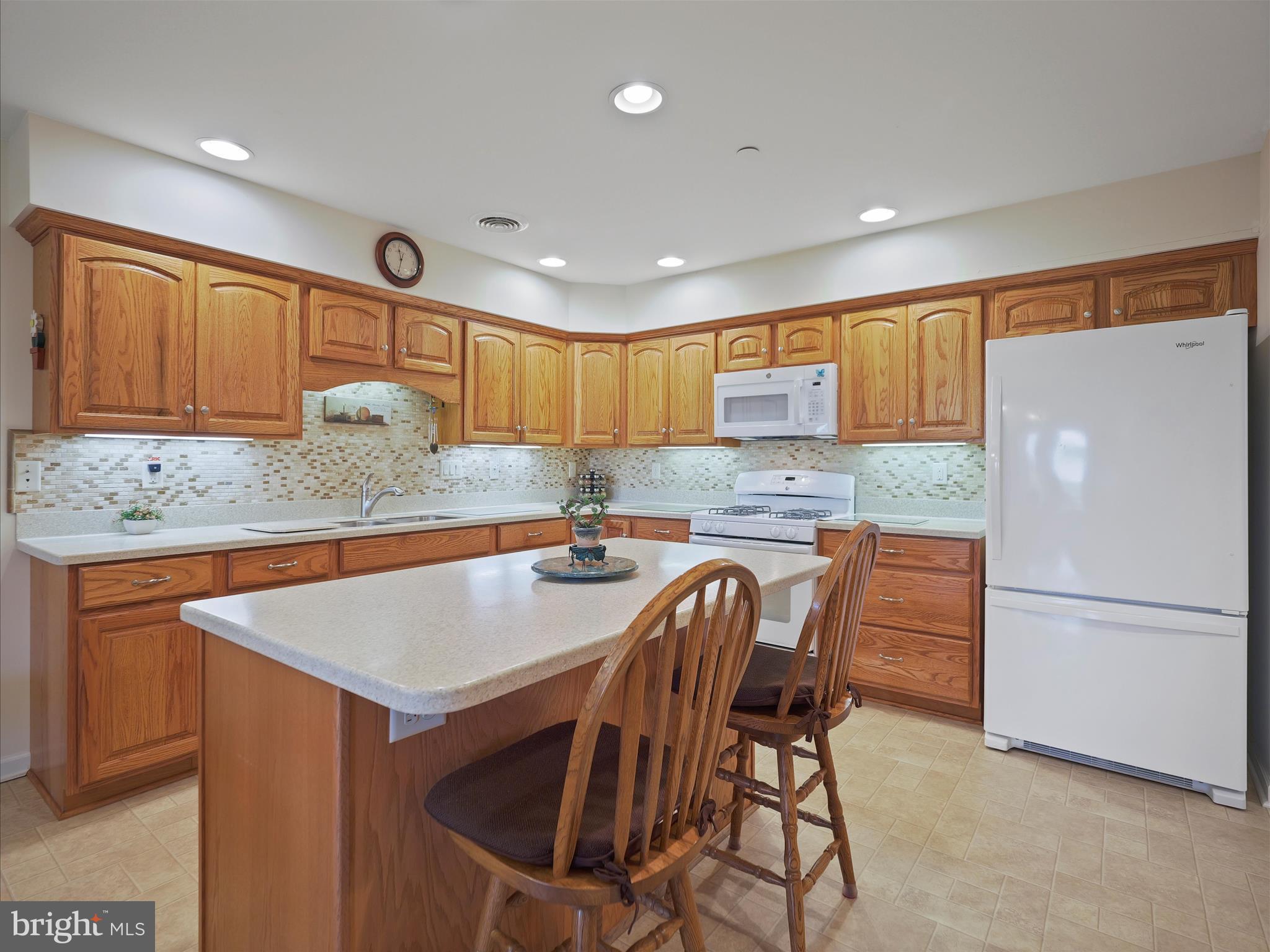 EMERALD POINTE - Residential