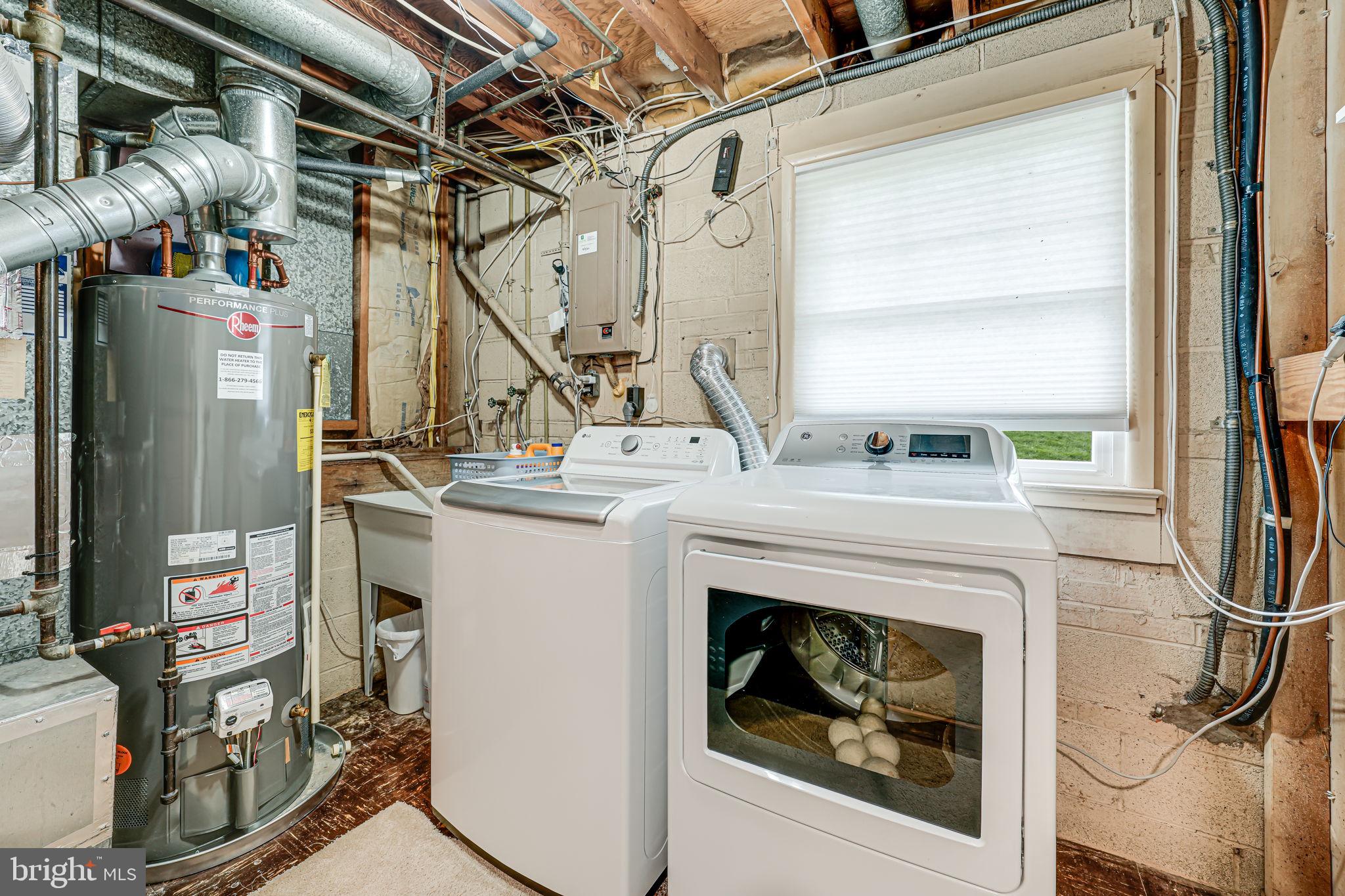 ROLLING VALLEY - Residential