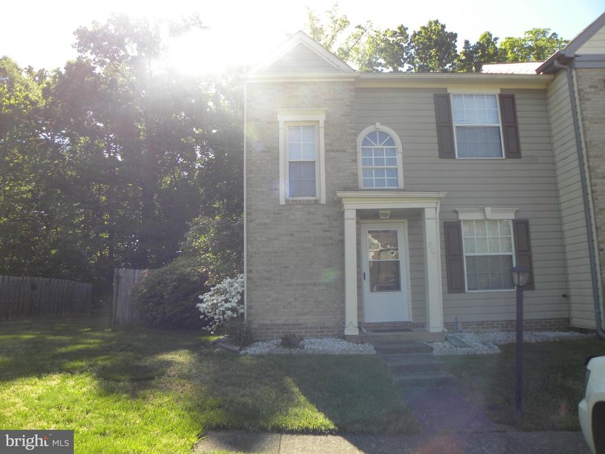 This quaint townhome features open floorplan with a gas fireplace in living room; Hardwood floors on main level, easy to clean kitchen with breakfast nook; sliding glass door from dinning room onto a private patio backing to trees. Spacious bedrooms on upper level each with their own bathroom. The perfect place for you!! Move in June 1st!! Credit/background check and application do apply.