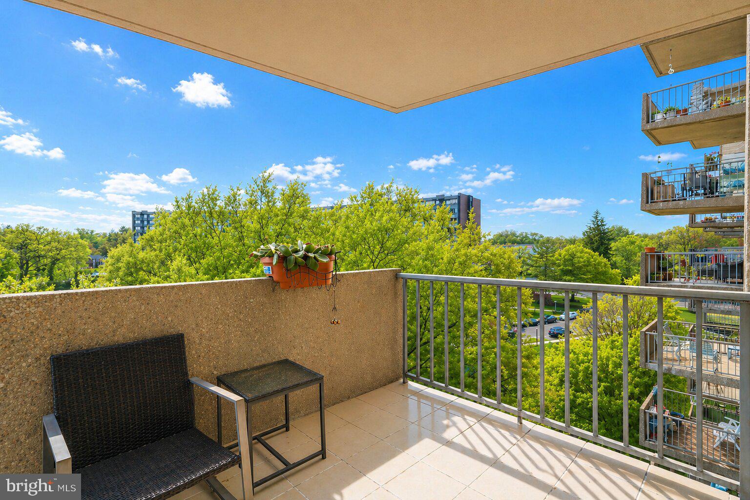 GREEN HILL - Residential