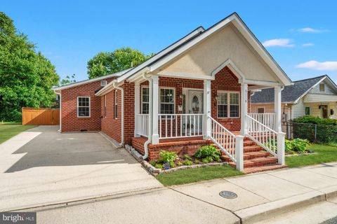 Photo of 5116 22nd Street N, ARLINGTON, VA 22207 (MLS # VAAR2072532)