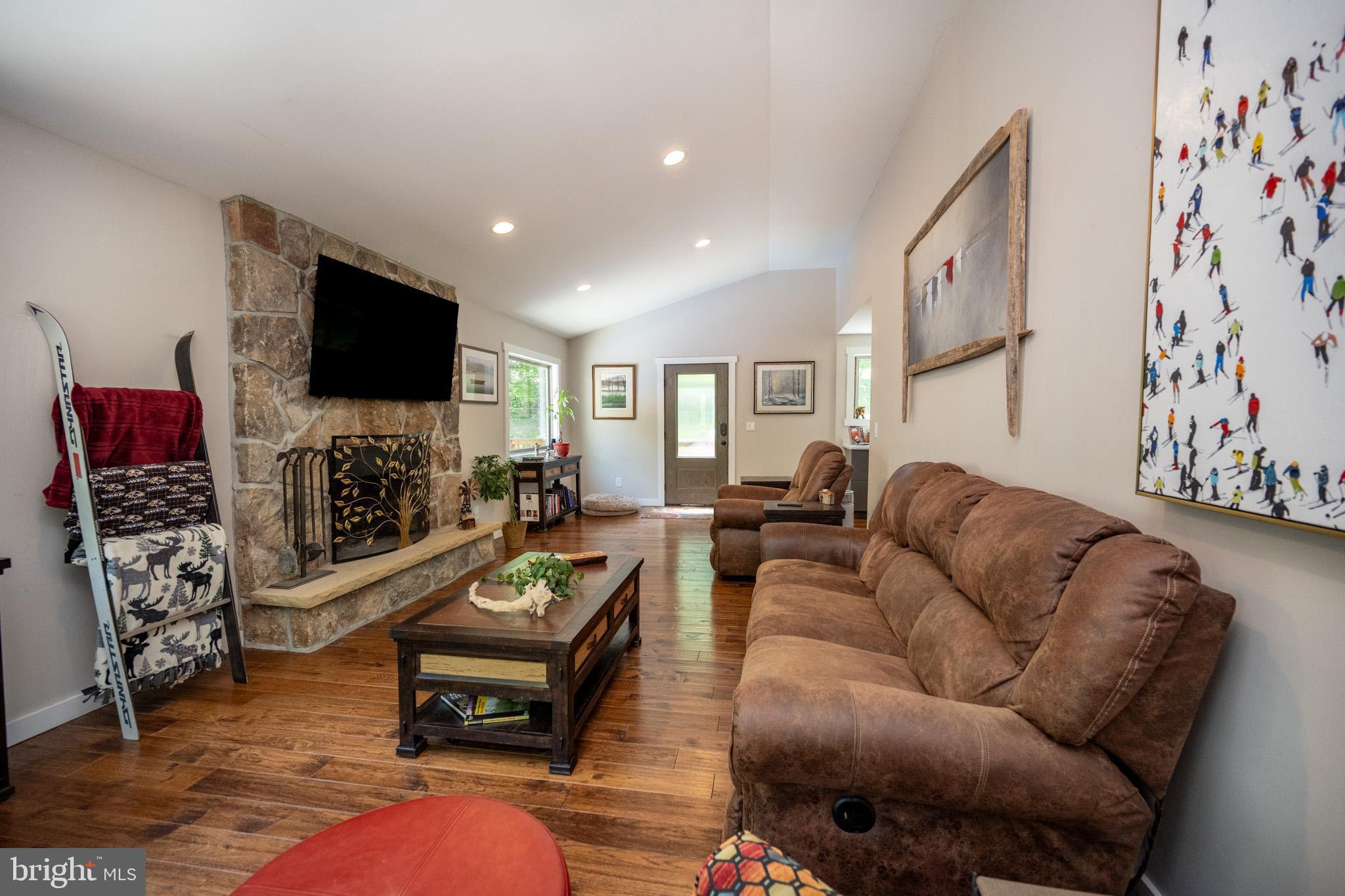HOYES RUN - Residential