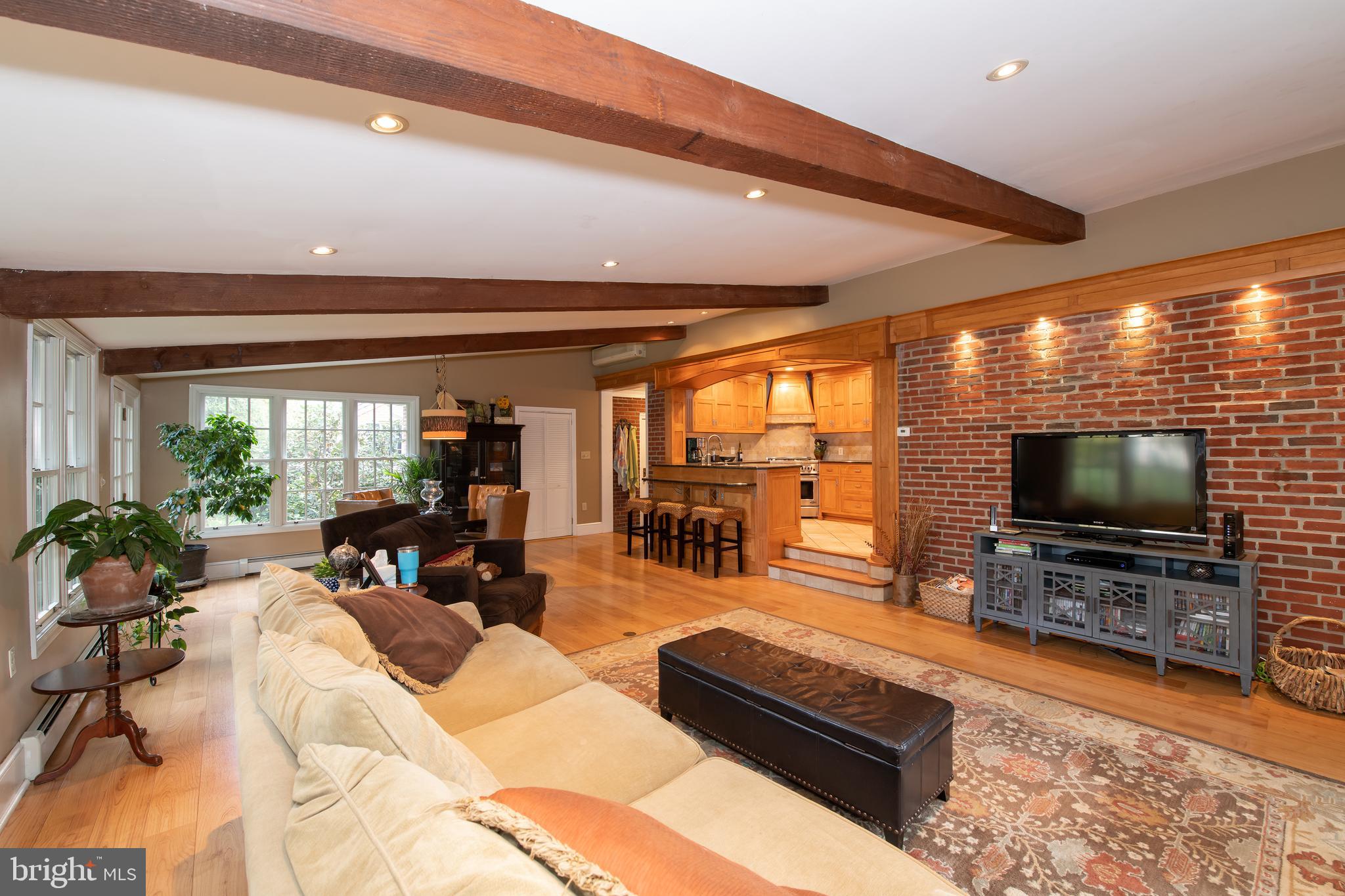 SCHOOL LANE HILLS - Residential