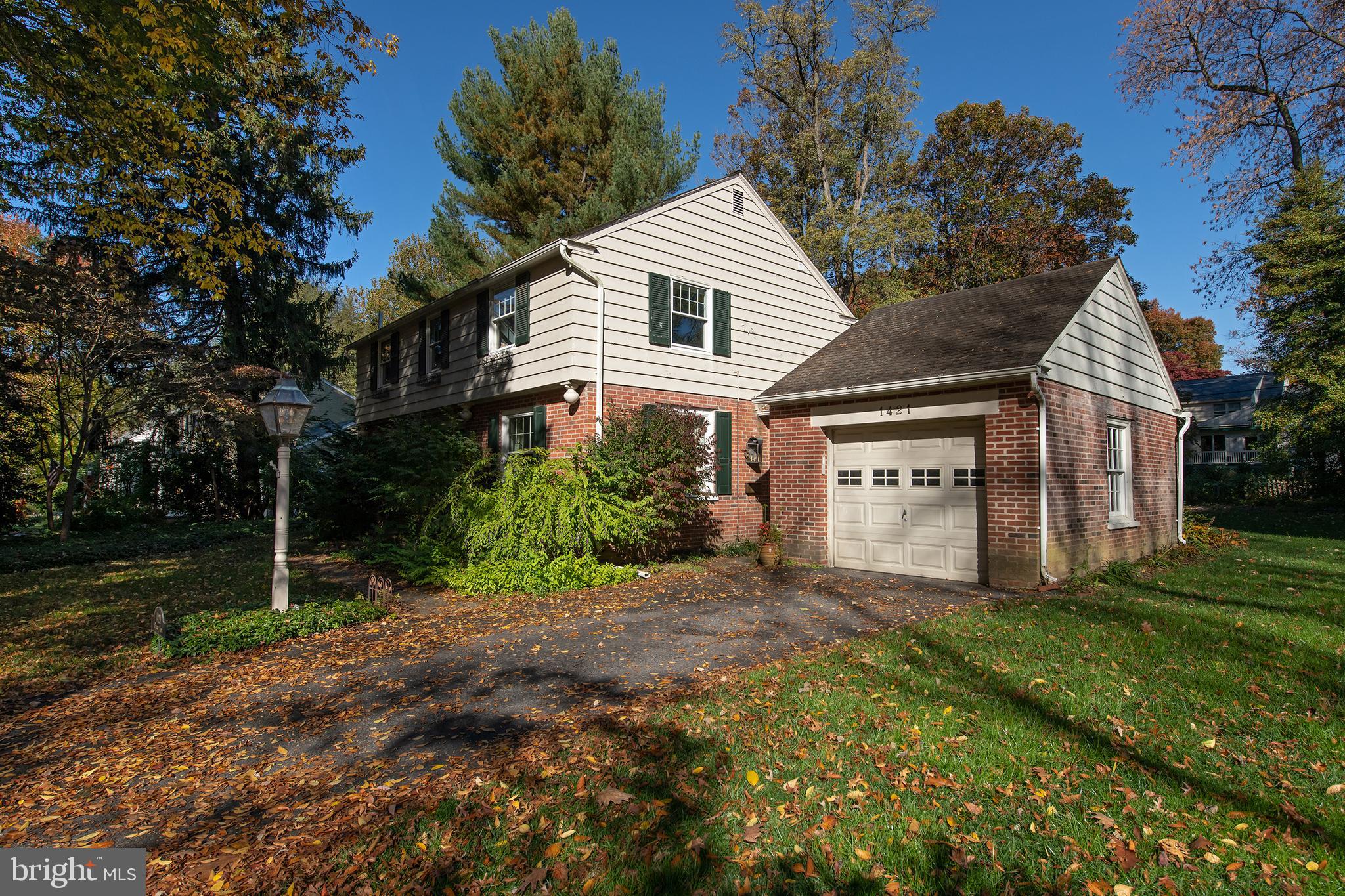 SCHOOL LANE HILLS - Residential