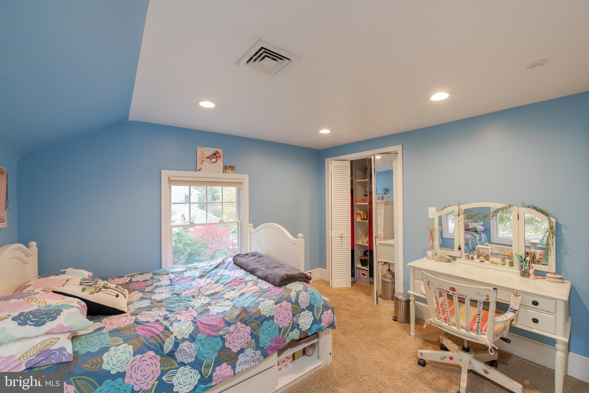 SCHOOL LANE HILLS - Residential