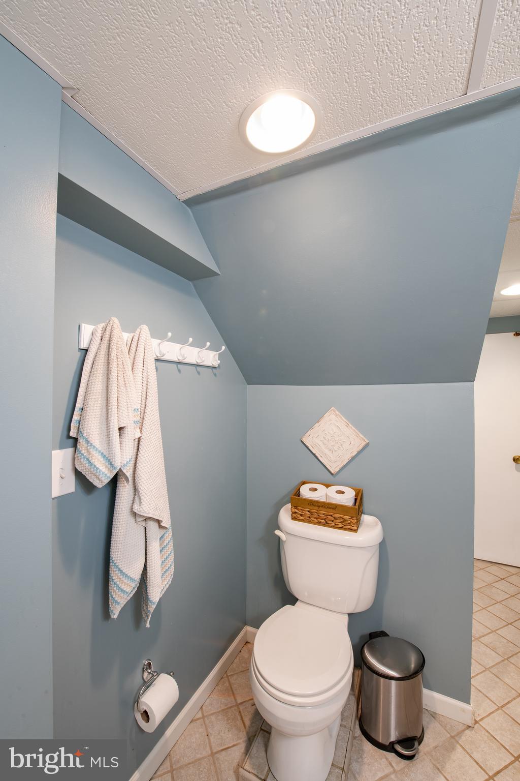 SCHOOL LANE HILLS - Residential