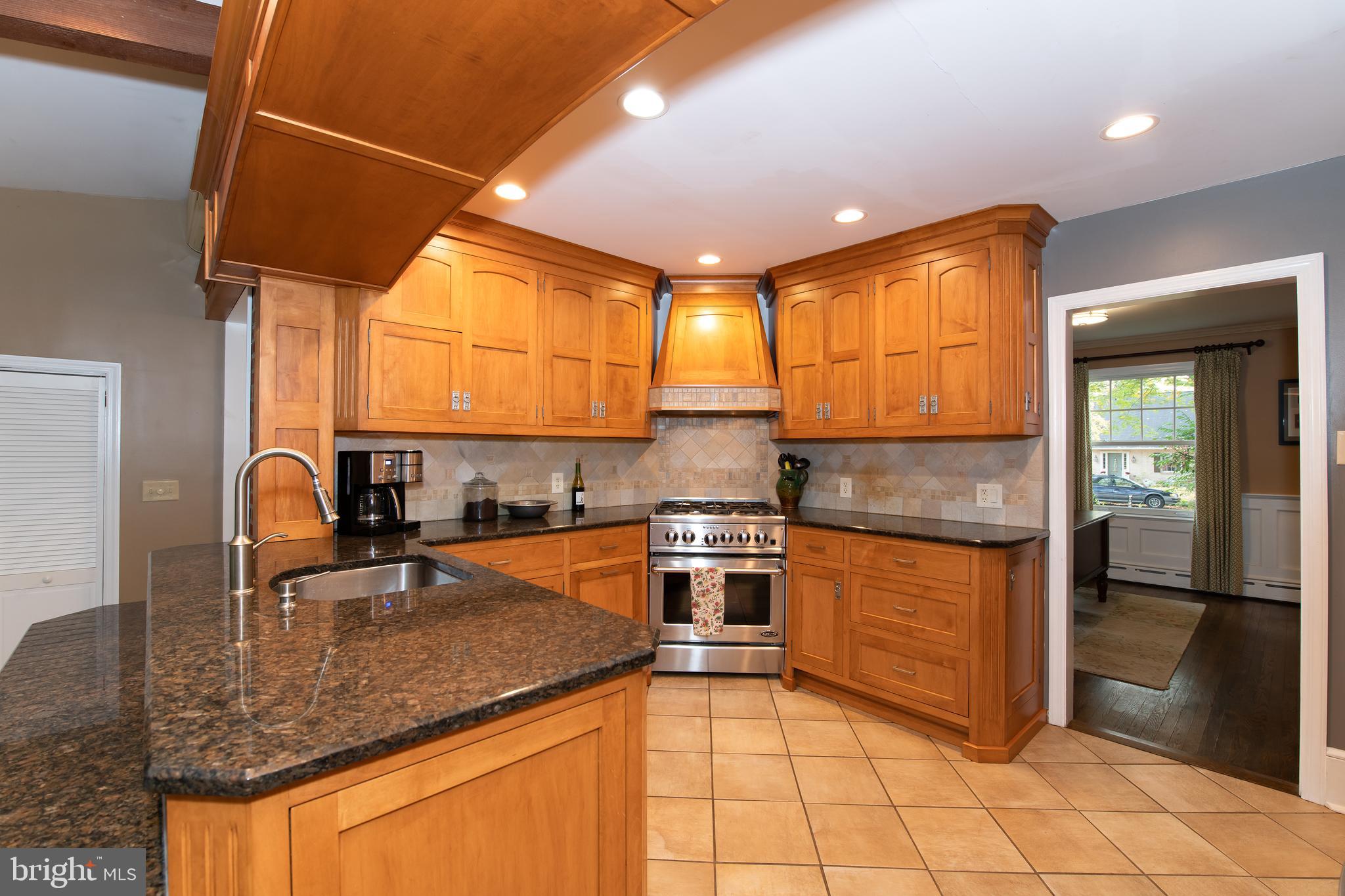 SCHOOL LANE HILLS - Residential