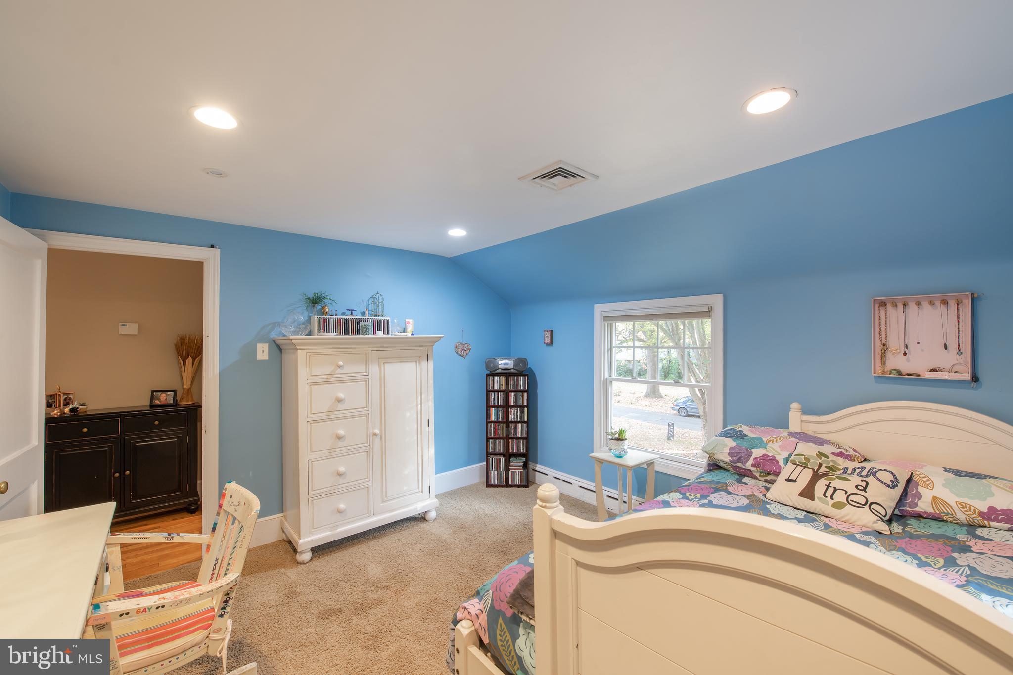 SCHOOL LANE HILLS - Residential