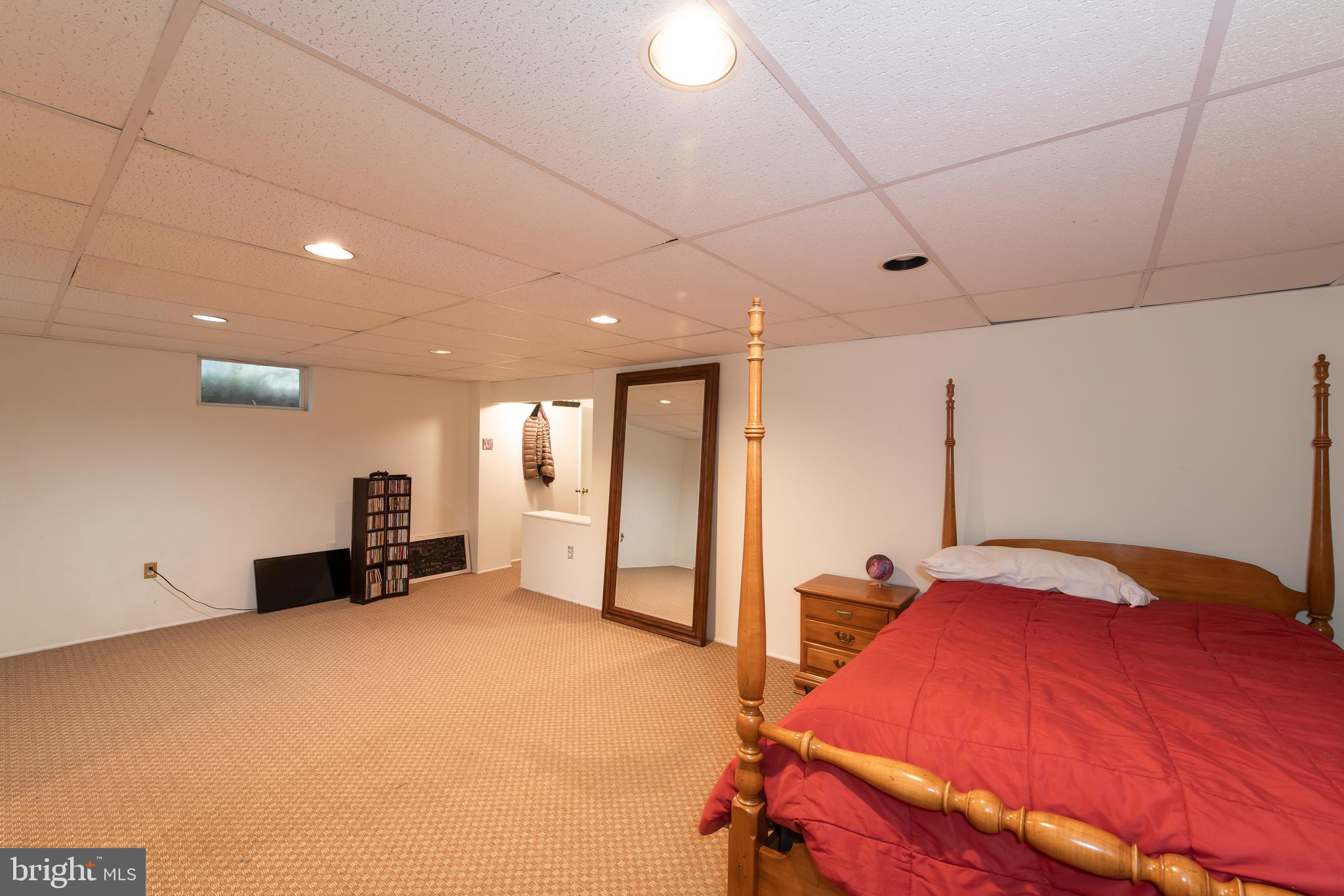 SCHOOL LANE HILLS - Residential