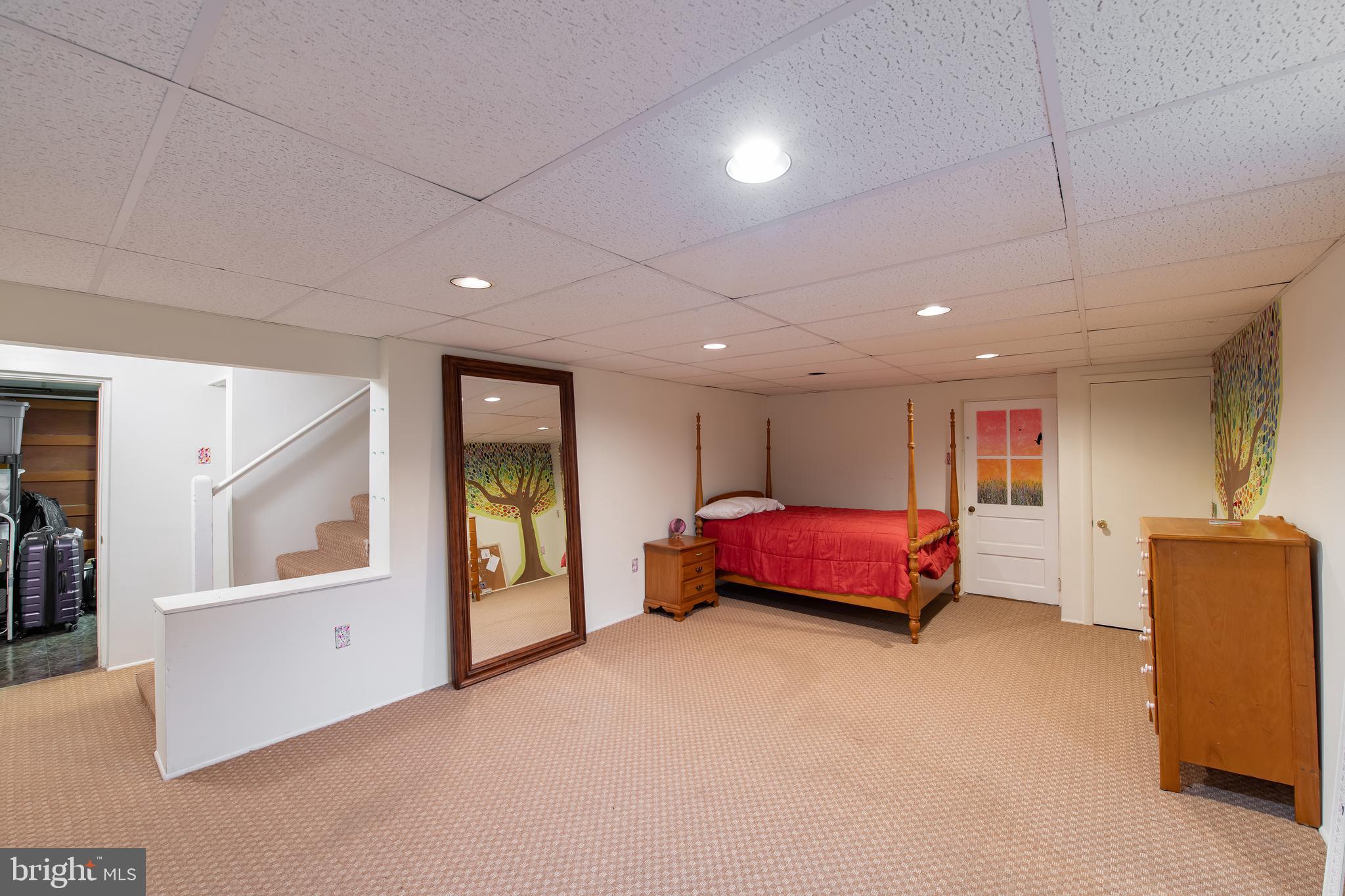 SCHOOL LANE HILLS - Residential