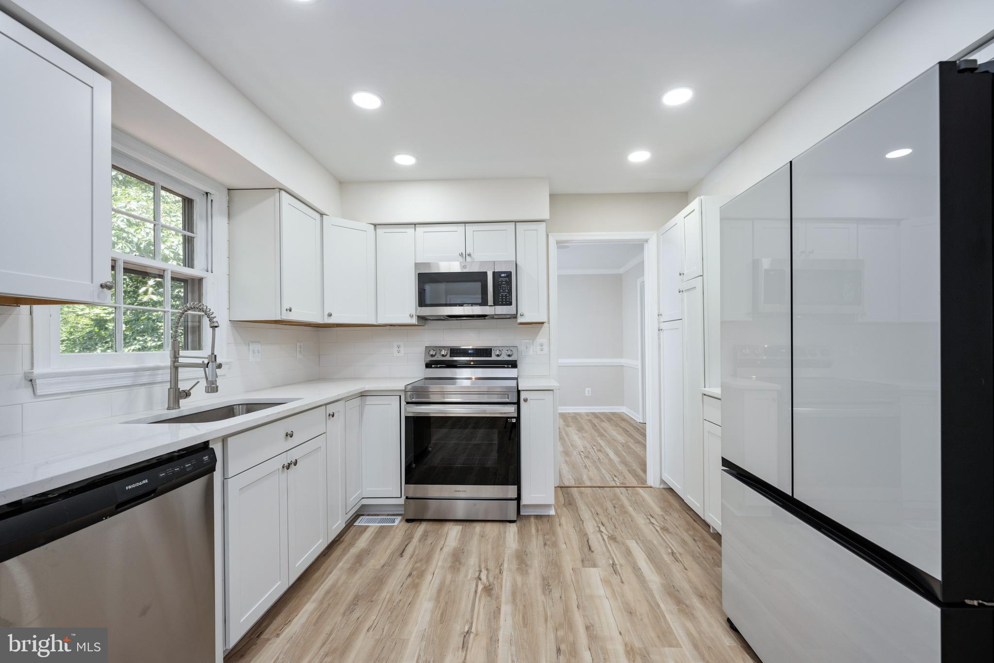 BREEZEWOOD - Residential