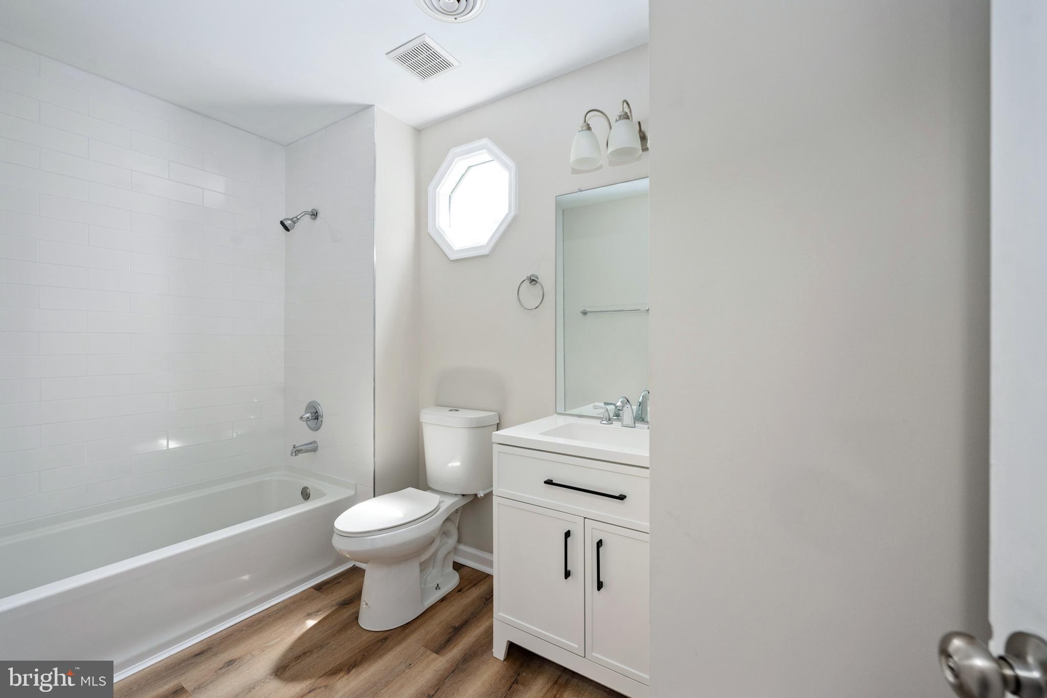 BREEZEWOOD - Residential